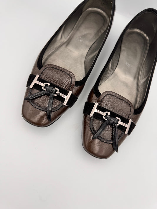 Tod’s Khaki Flats Size 36