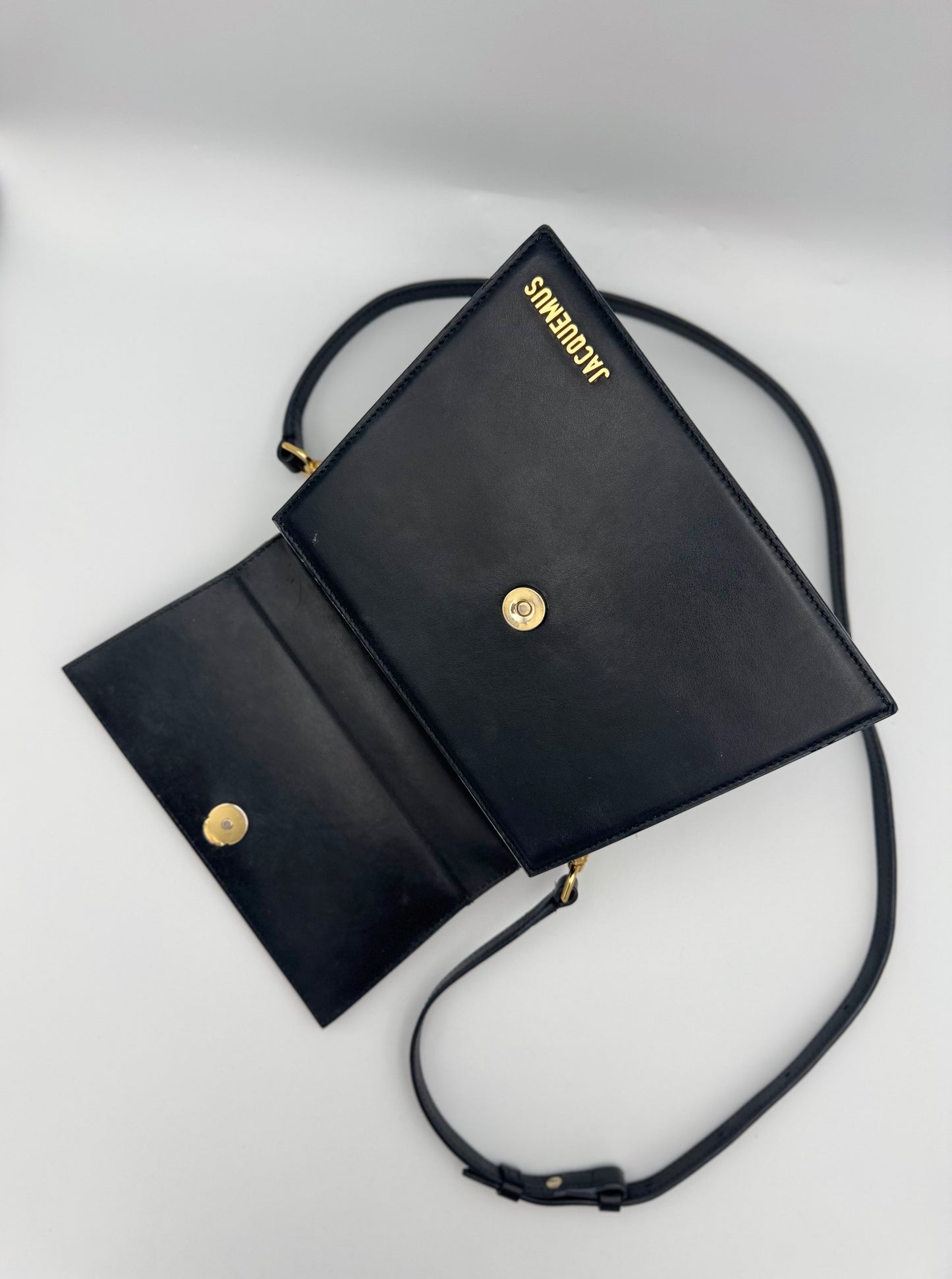 JACQUEMUS Le Grand Chiquito