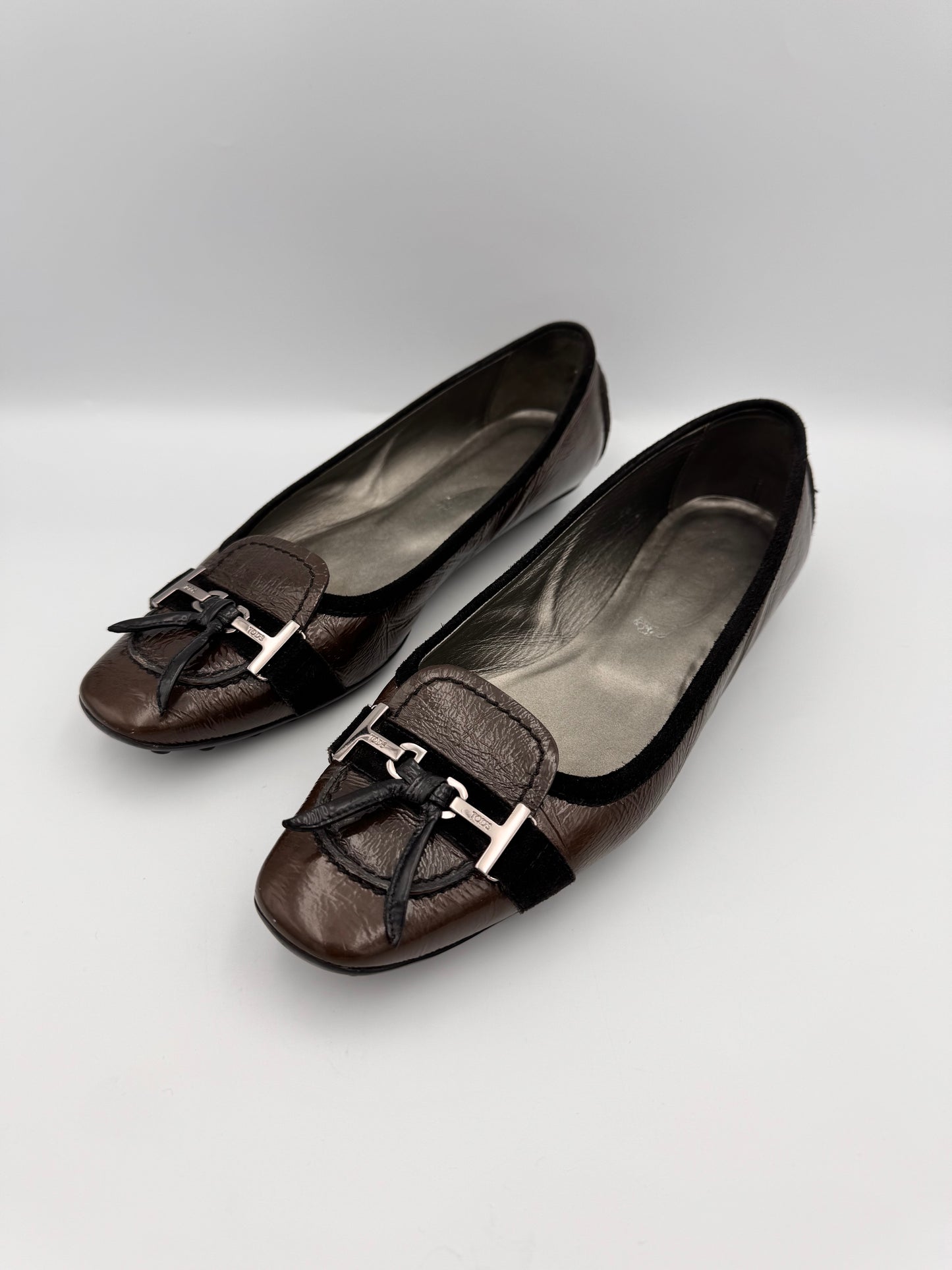 Tod’s Khaki Flats Size 36