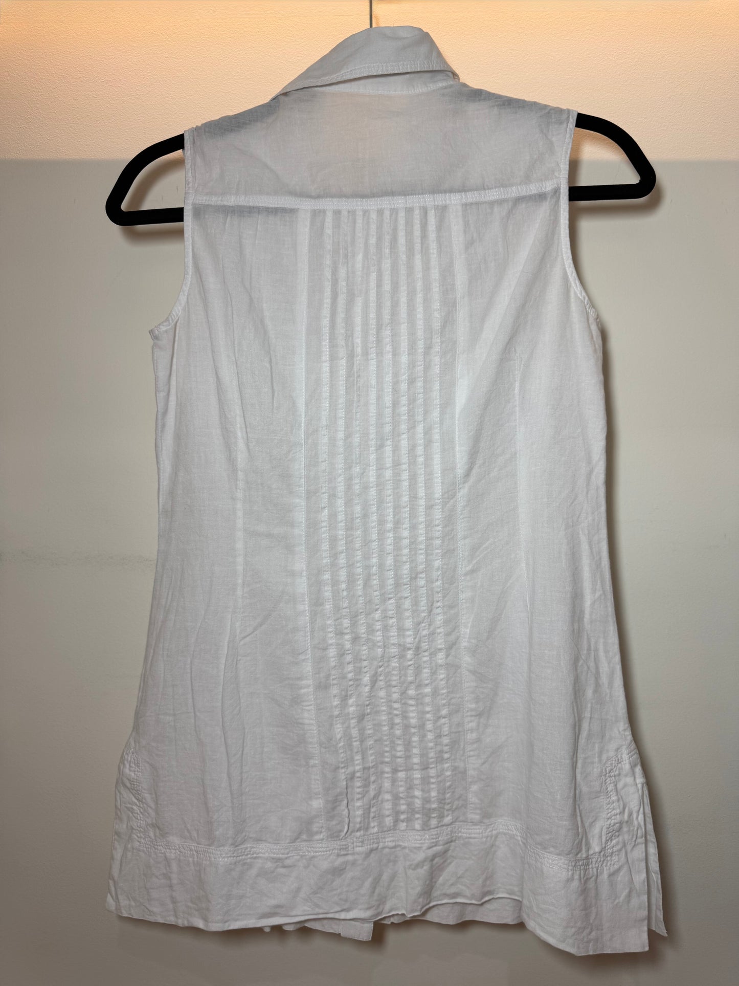 Link White Sleeveless Top - size XS