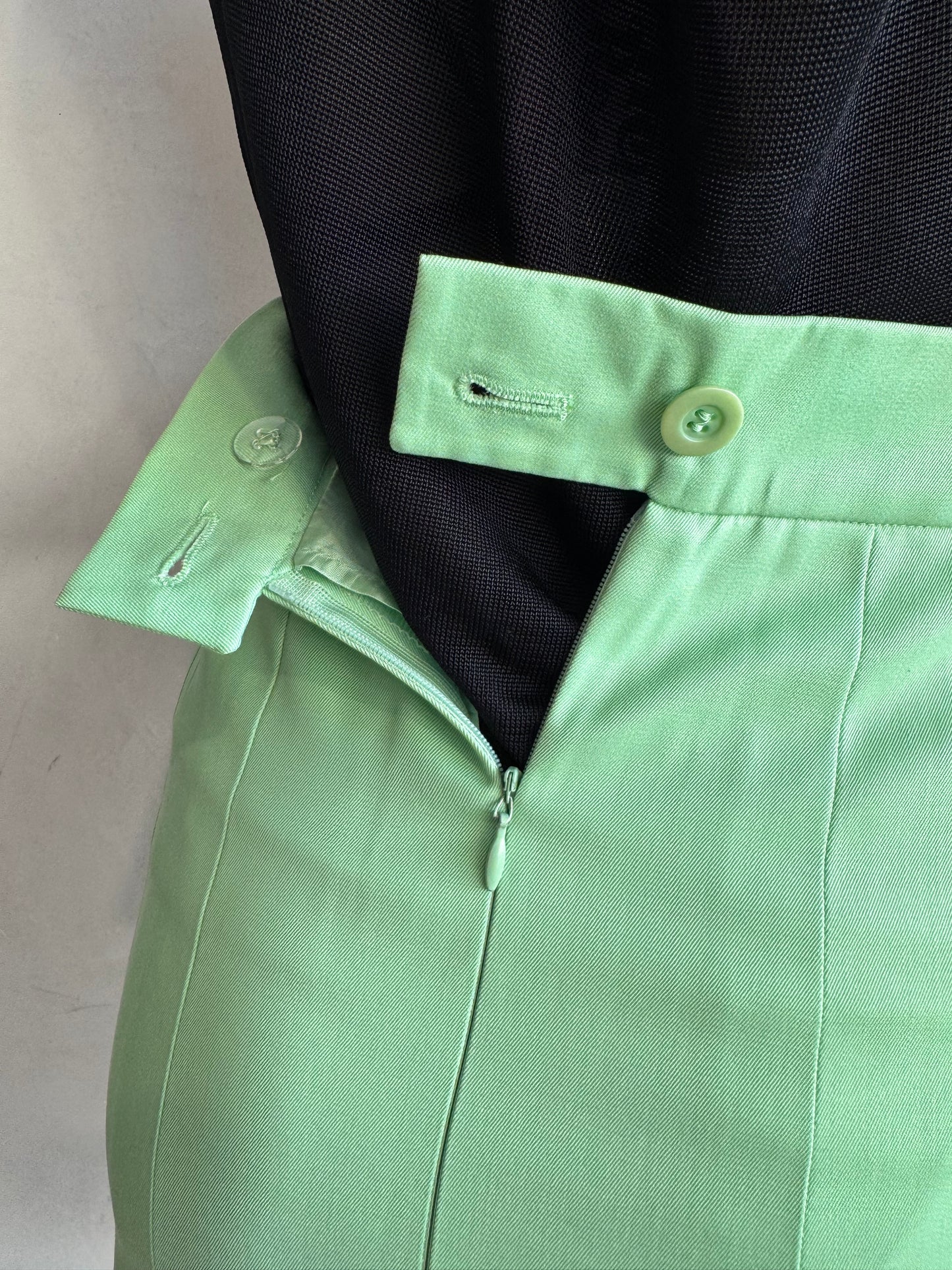 Vintage Apple Green Pleated Skirt - size XS