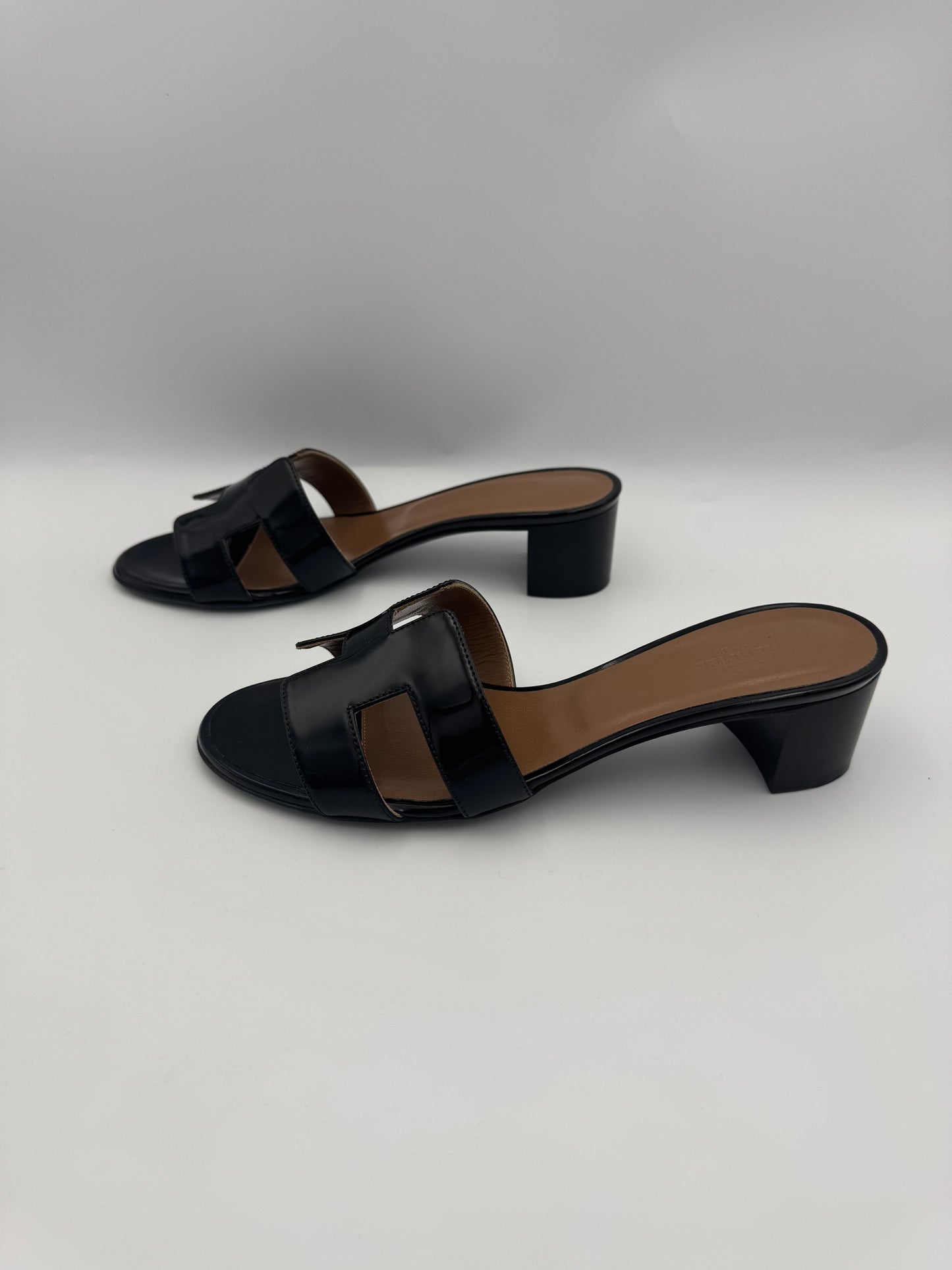HERMES Oasis Black Sandal Size 37
