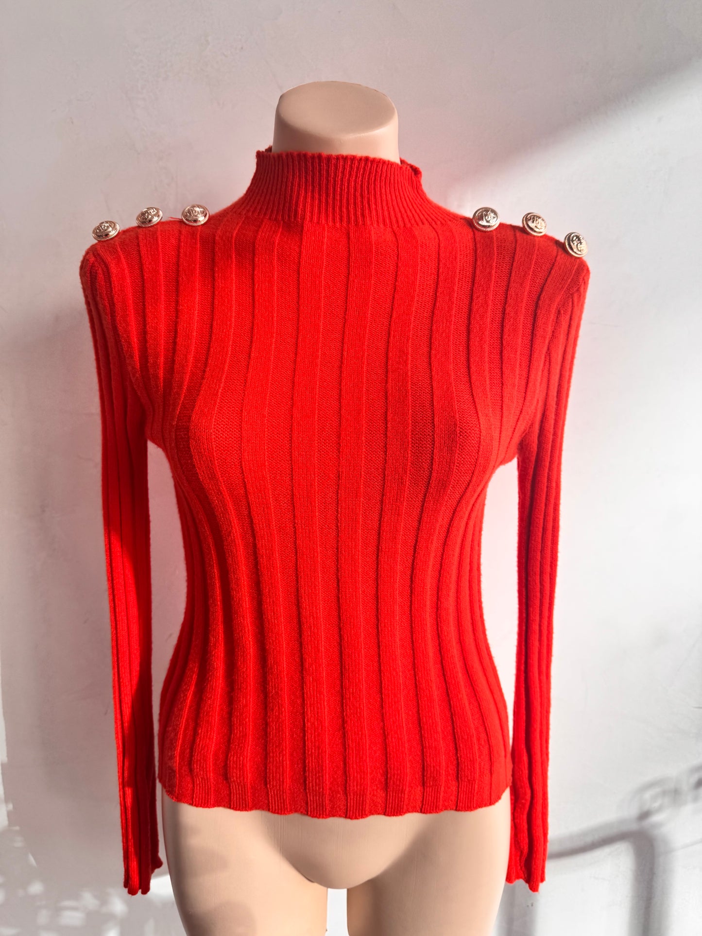 Turtleneck knit top with button details - Size S