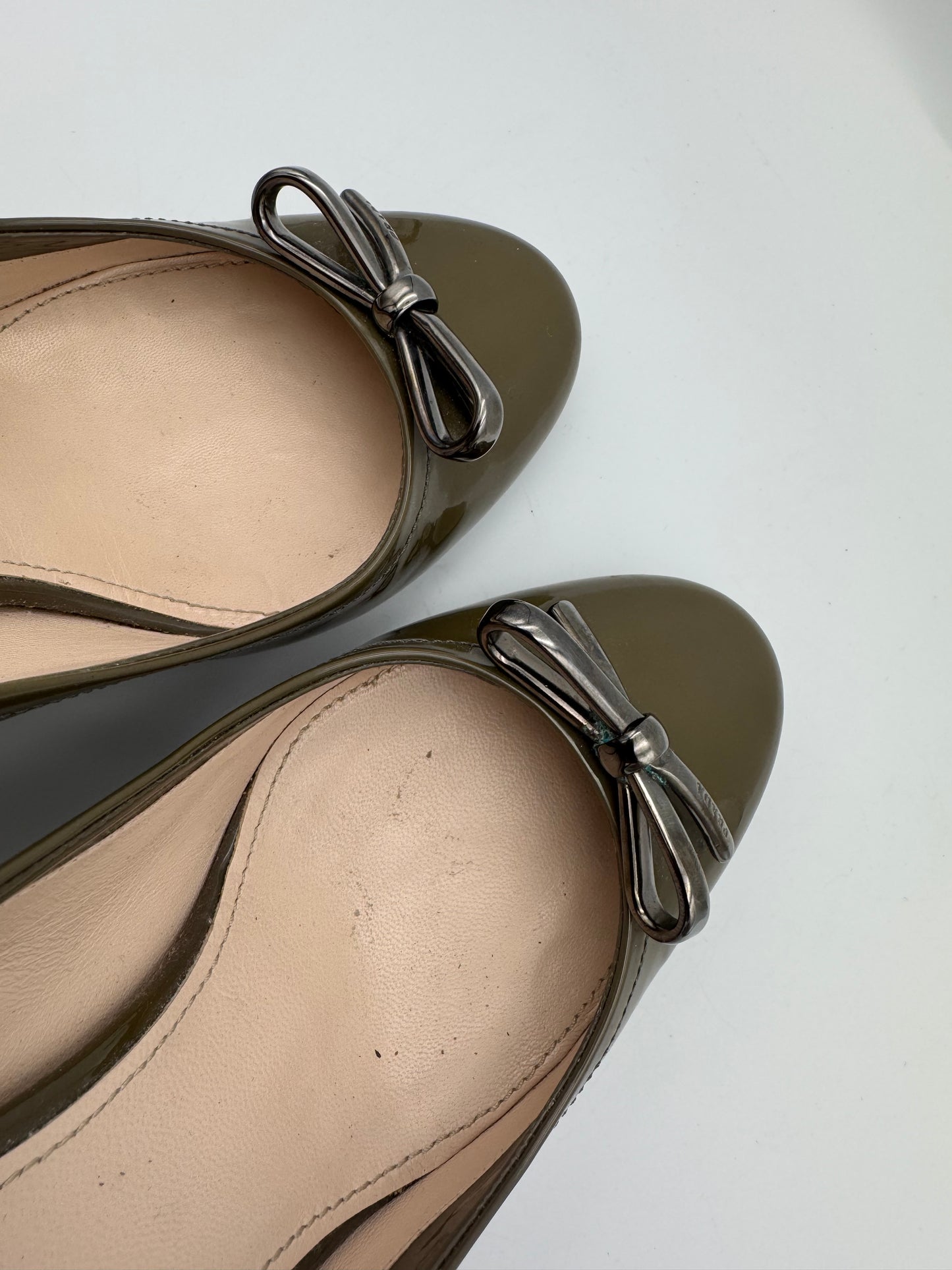 Prada Khaki Pumps with Dustbag Size 37