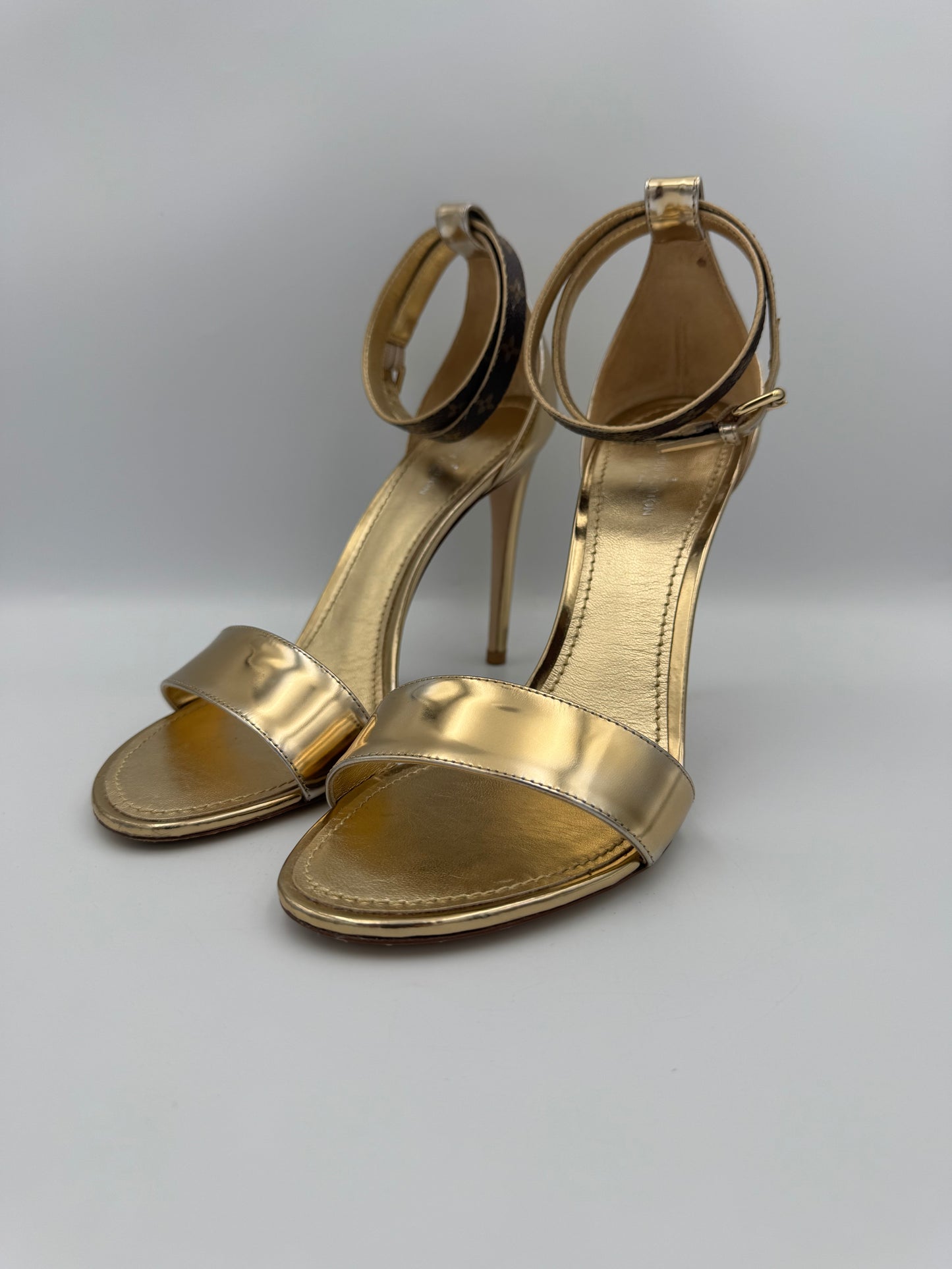 LOUIS VUITTON Gold Strappy Heels 38.5
