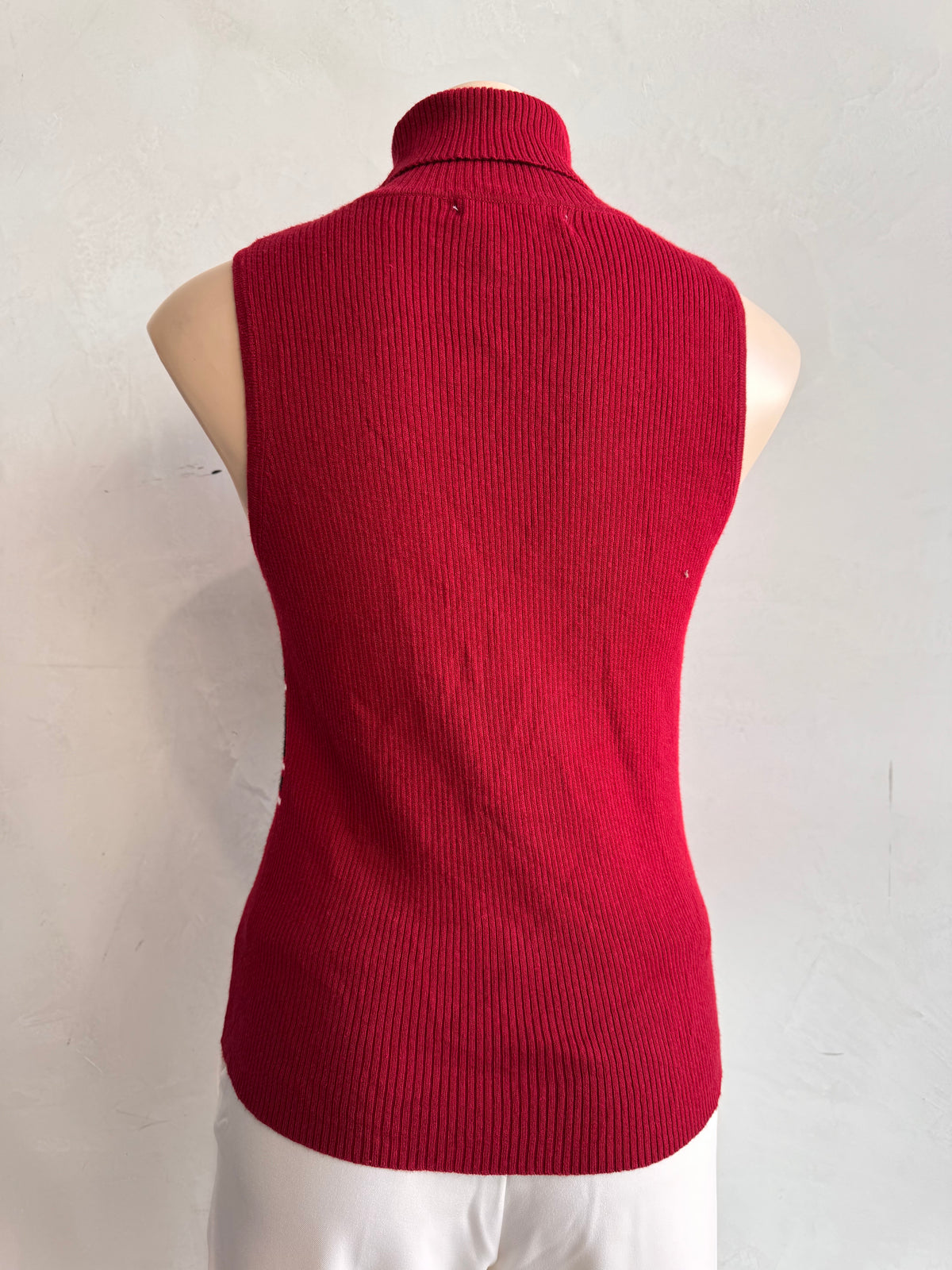 Vintage Meredith red sleeveless knit top - size S
