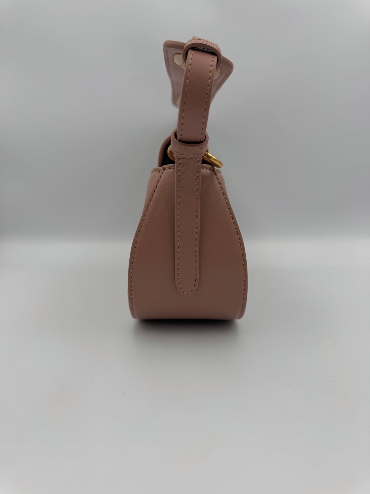 OFF-WHITE Clam Baguette Bag in Beige with Logo