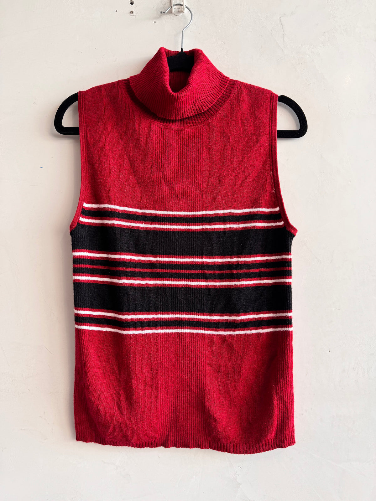 Vintage Meredith red sleeveless knit top - size S