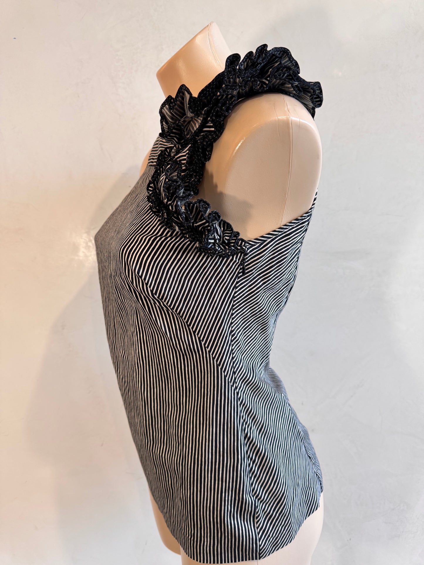 Vintage Cue Frill Detail Top - size 8