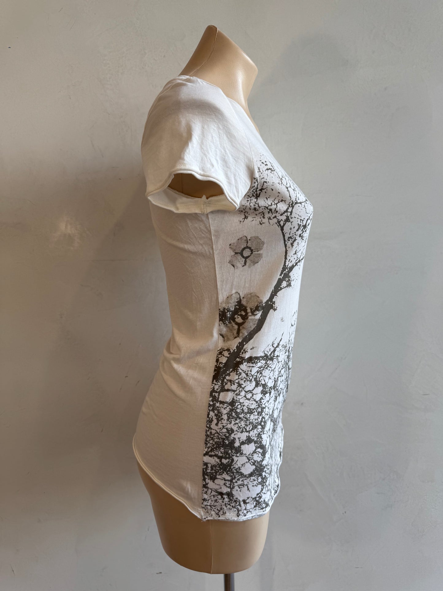 Armani Exchange T-shirt - size M