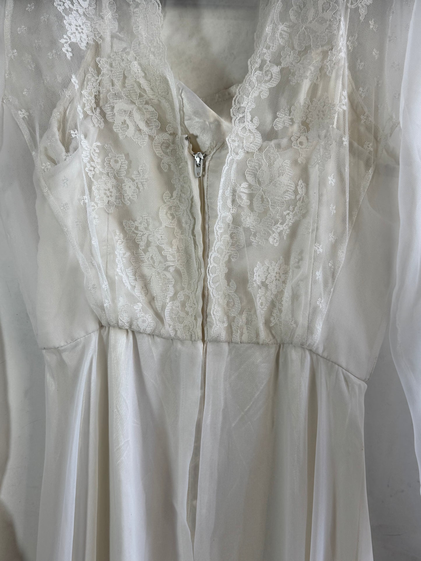 Vintage Dress Circle white wedding gown - size xs