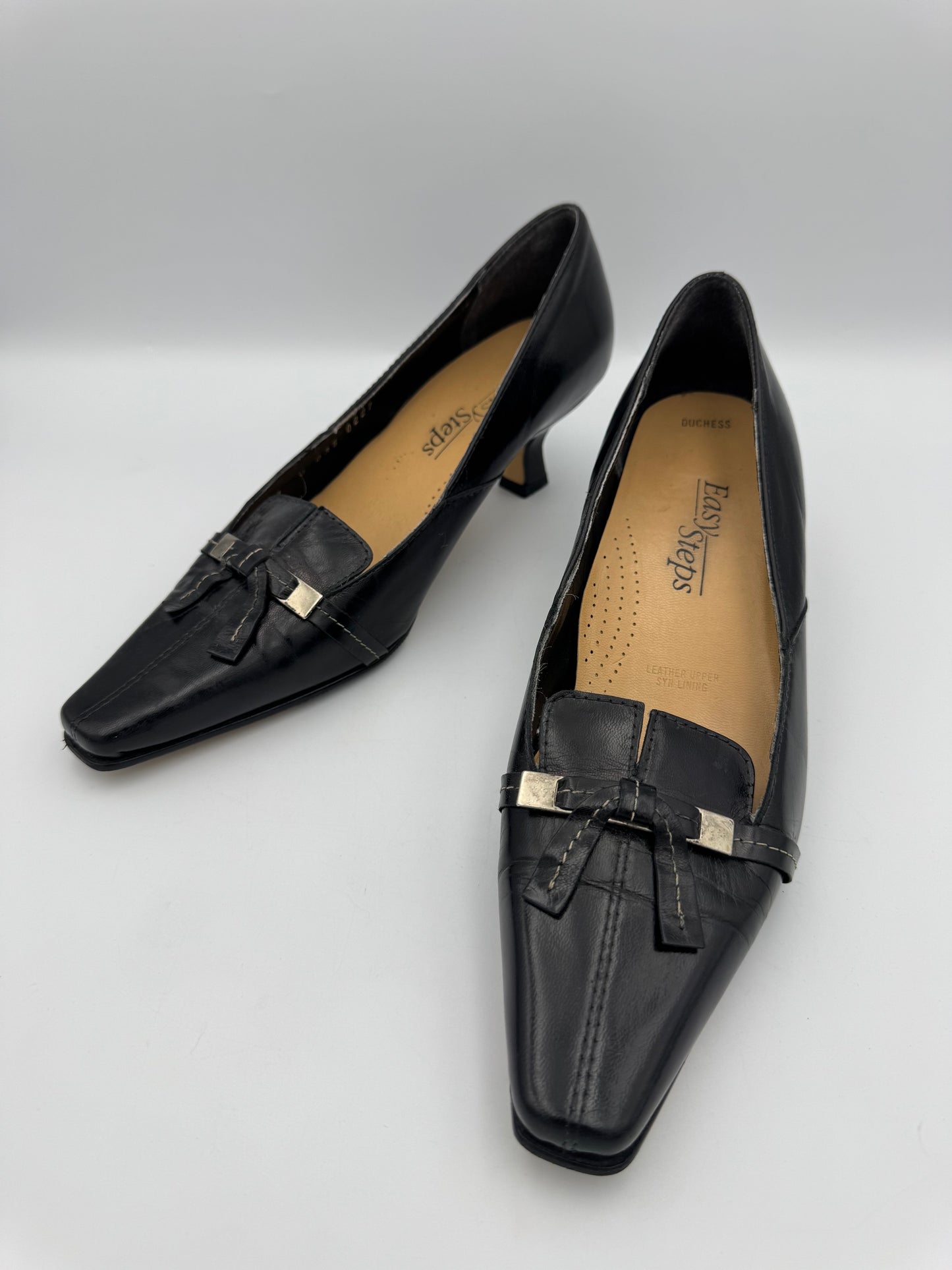 Vintage Easy Steps Black Pumps - size 7
