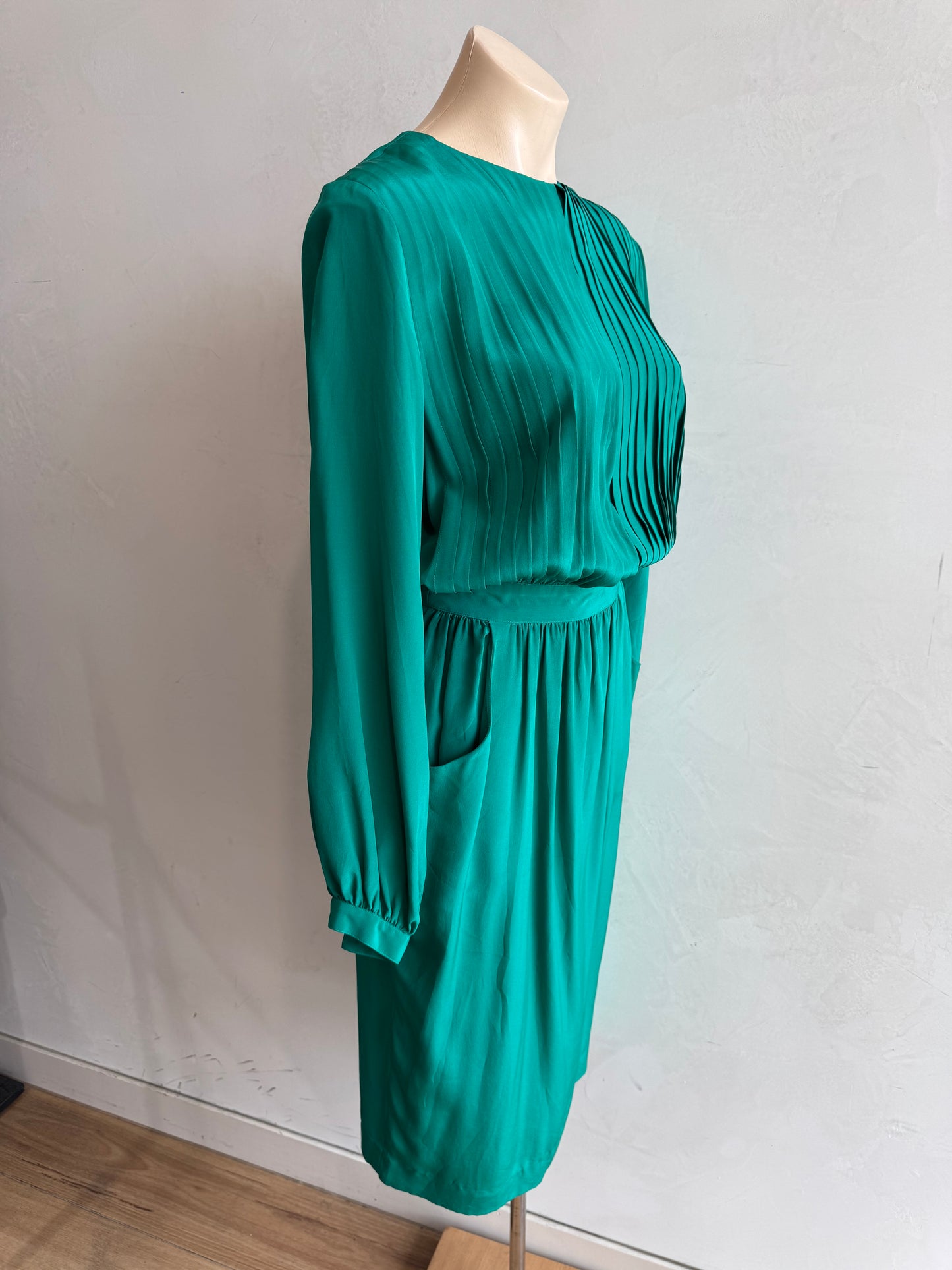 Vintage Emerald green silk midi dress - size S