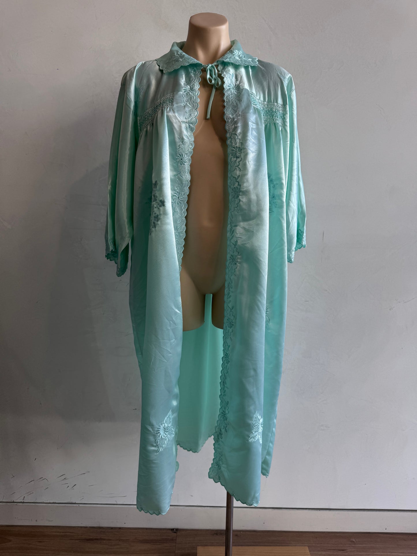 Mint green tone - size M