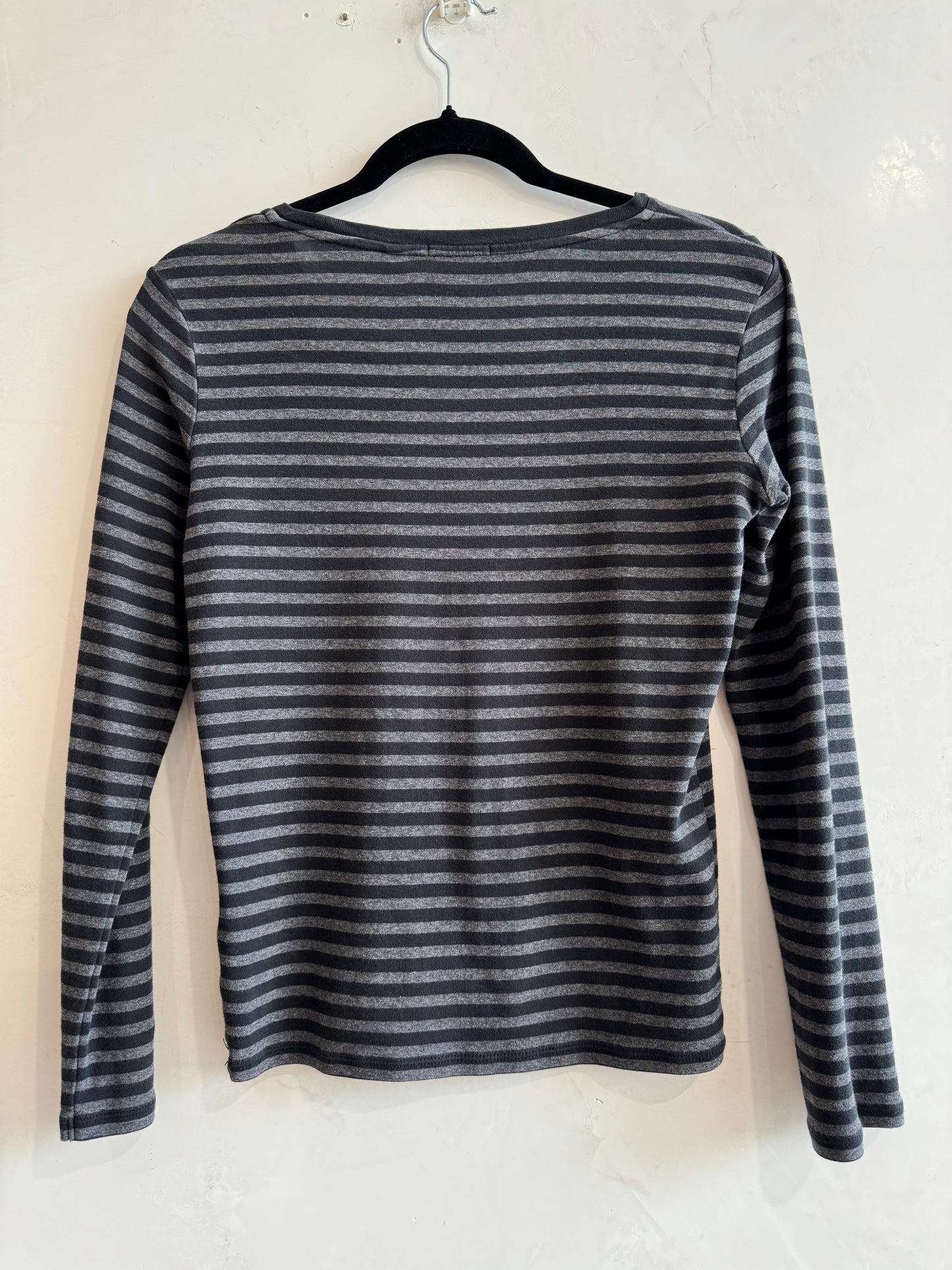 Uniqlo grey striped top with bow - size M