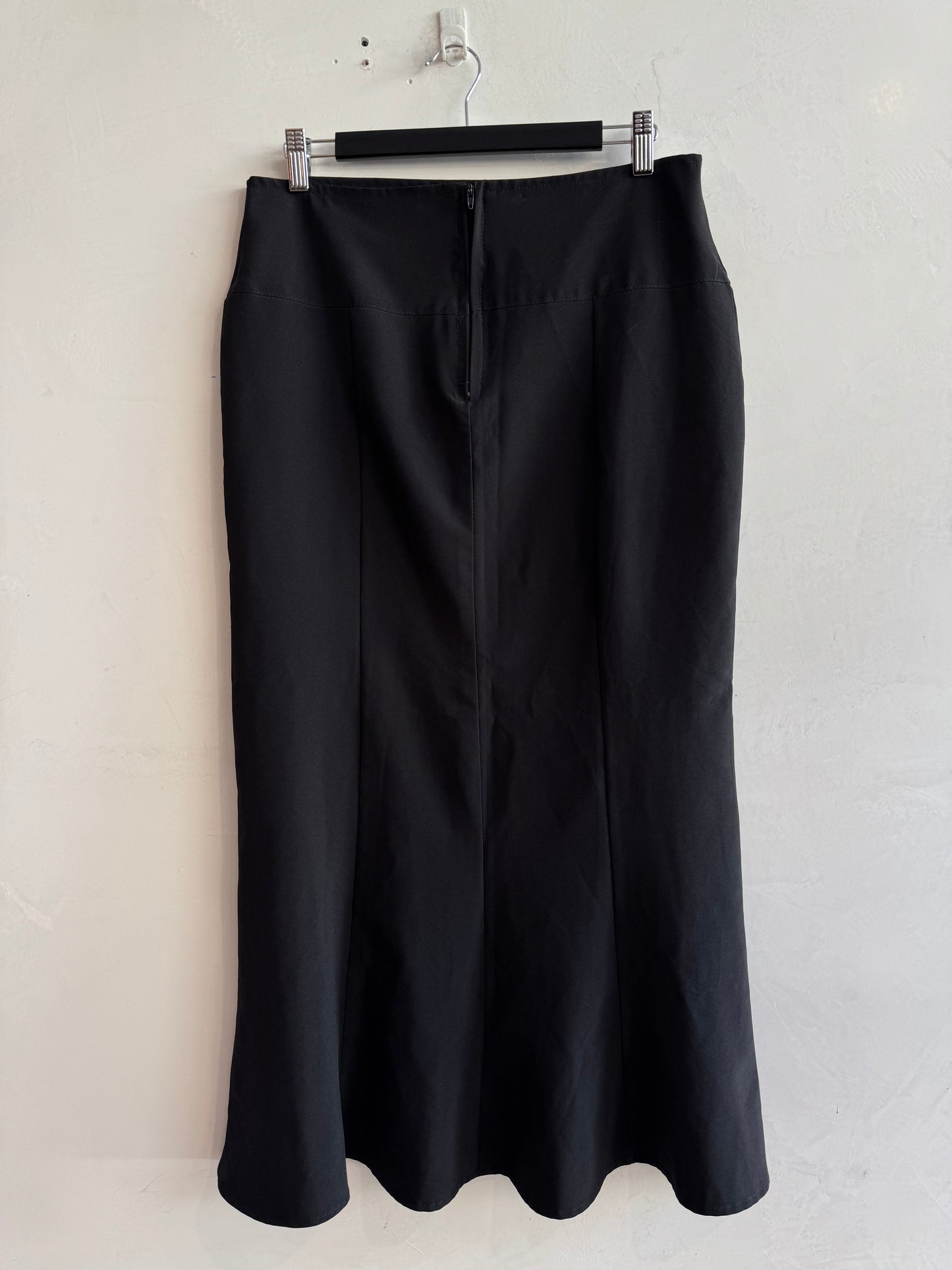 Vintage black maxi skirt - size M