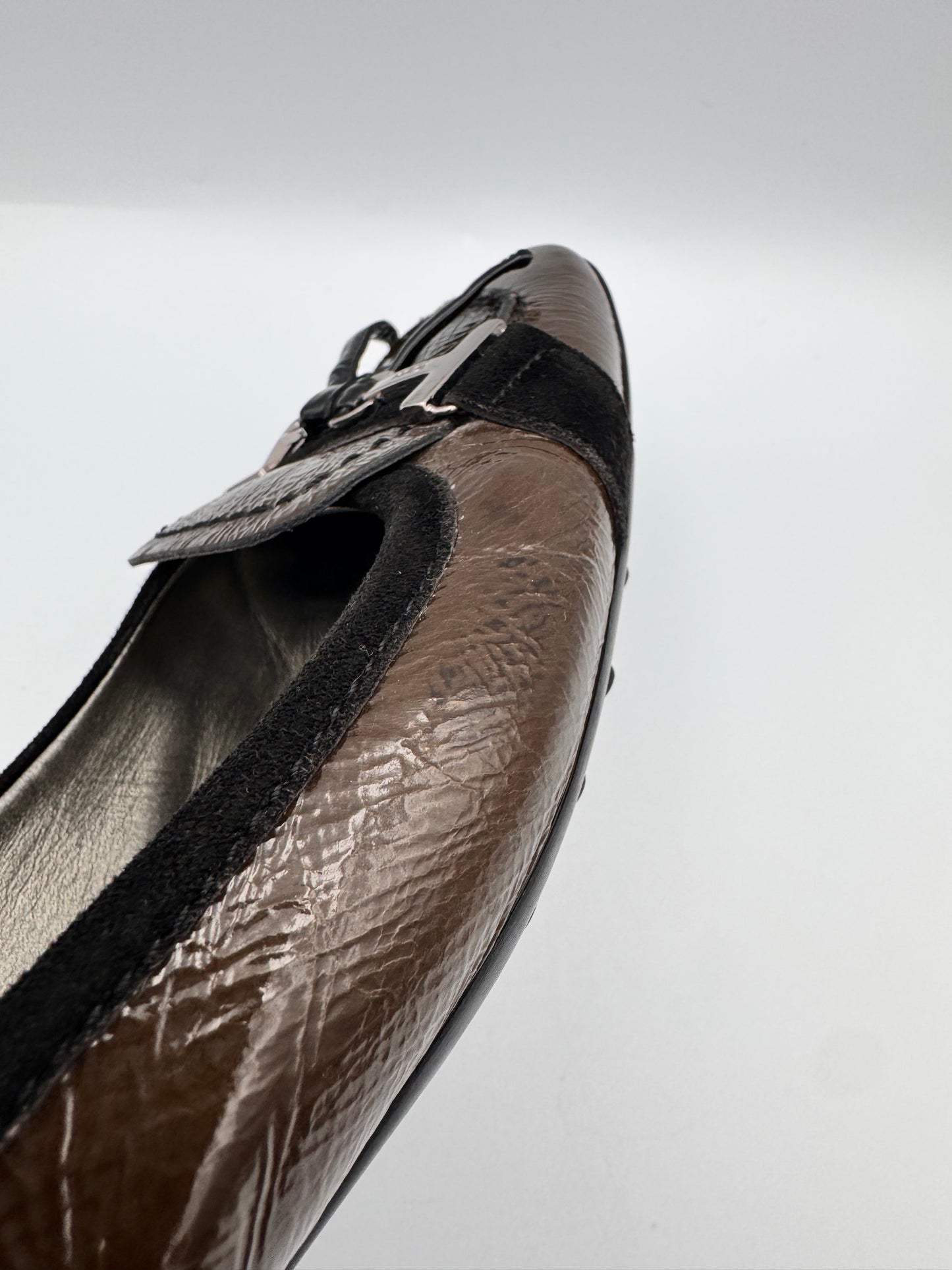 Tod’s Khaki Flats Size 36