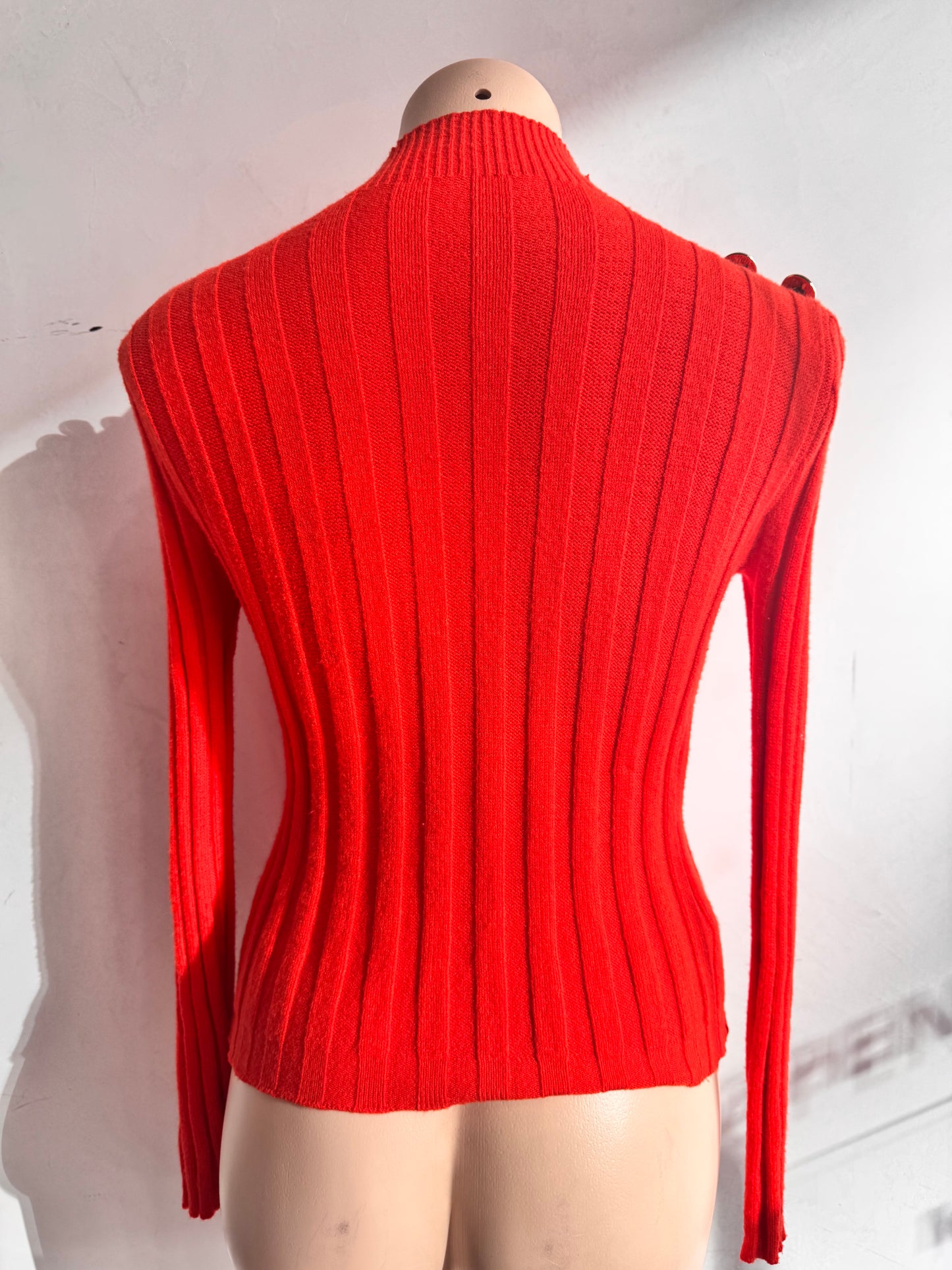 Turtleneck knit top with button details - Size S