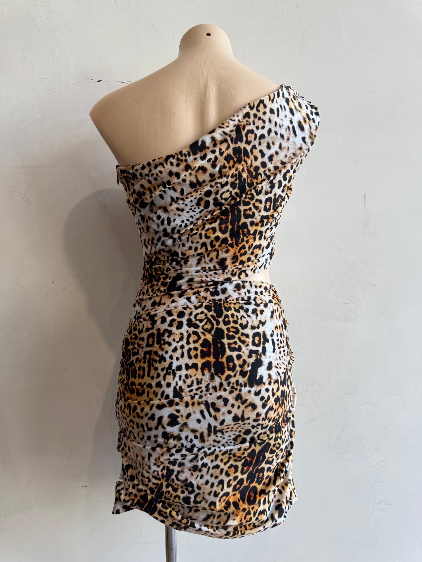 Halpern Leopard Print One Shoulder Dress - size 36