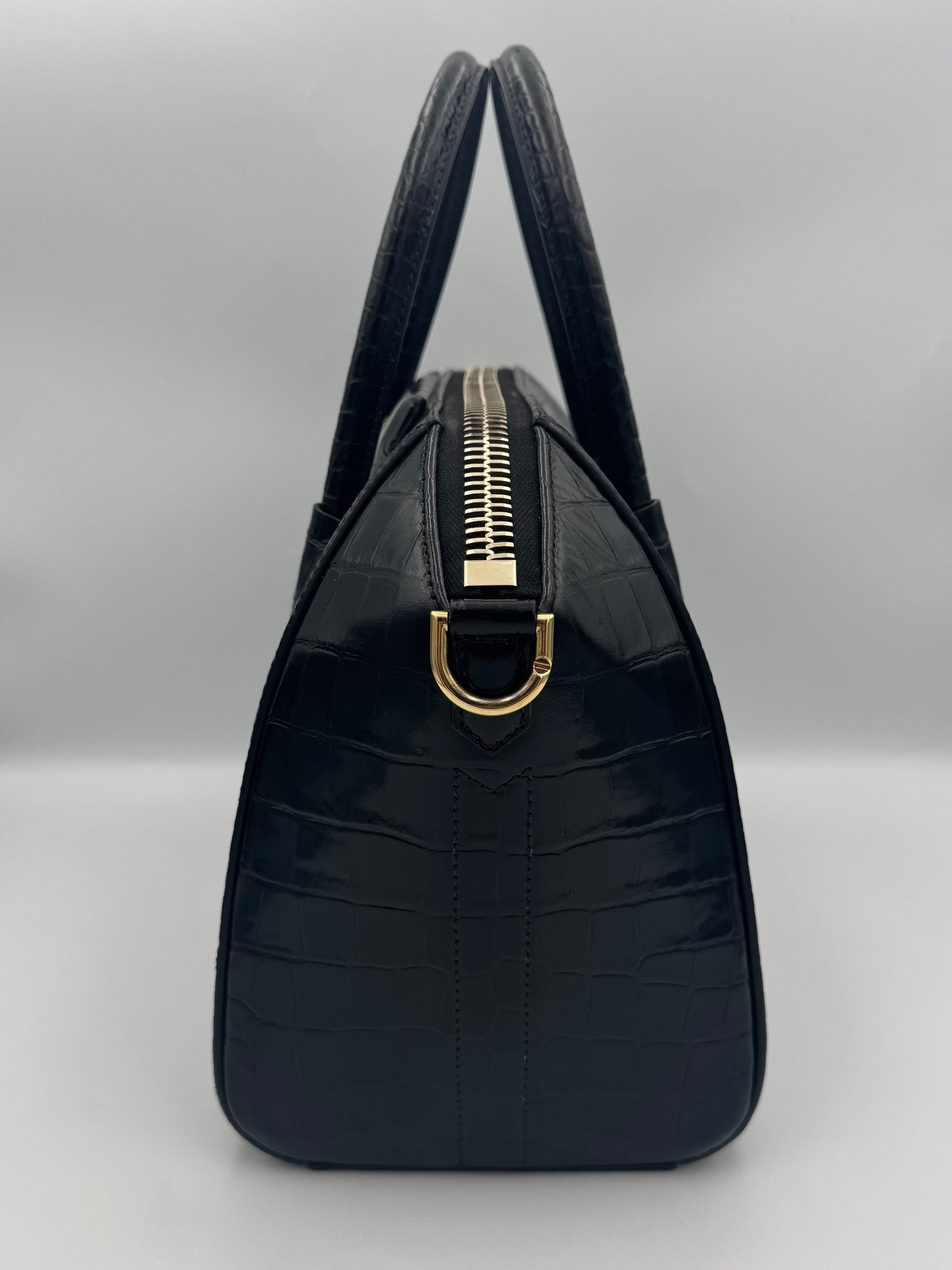 GIVENCHY ANTIGONA Bag Size Small