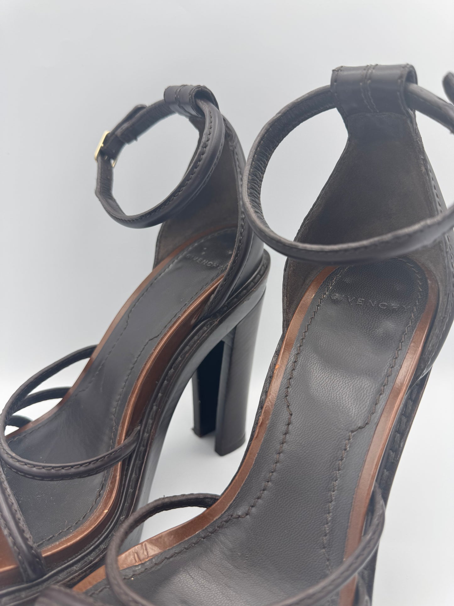 GIVENCHY SANDALS size 40