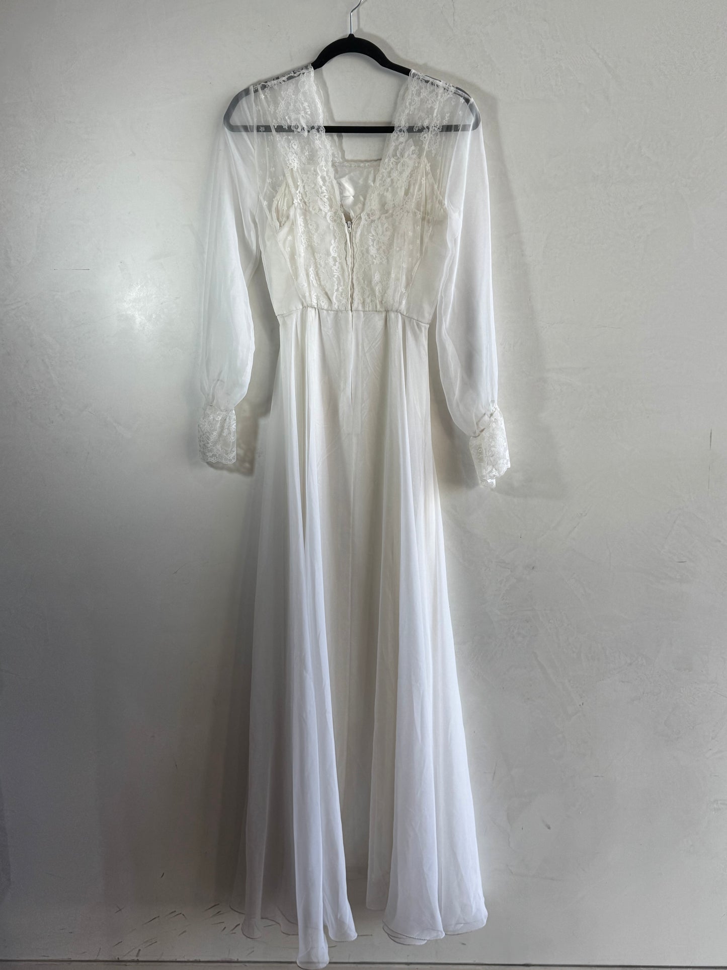 Vintage Dress Circle white wedding gown - size xs