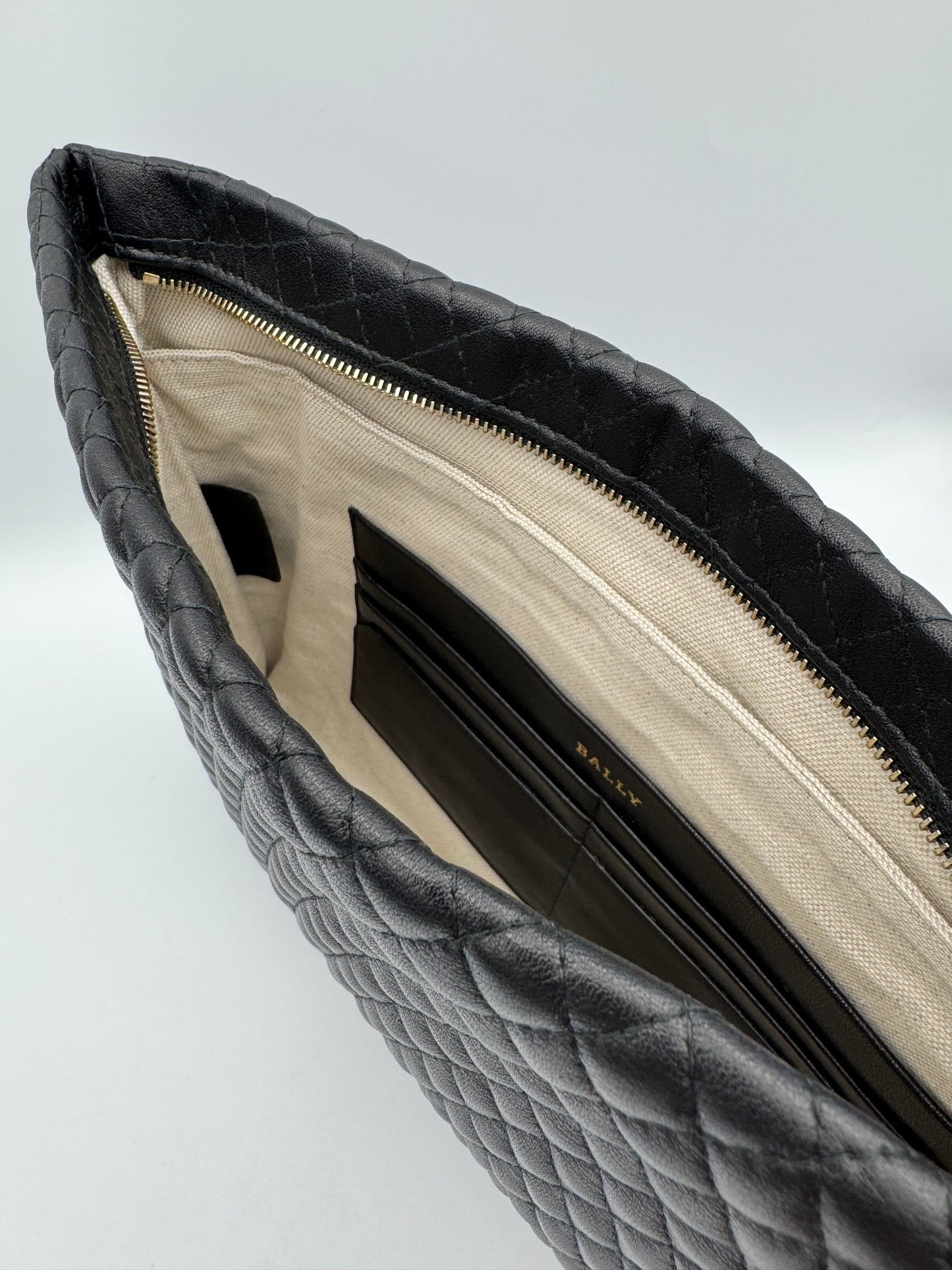 BALLY DIAMONDS STITCHES BLK LARGE POUCH