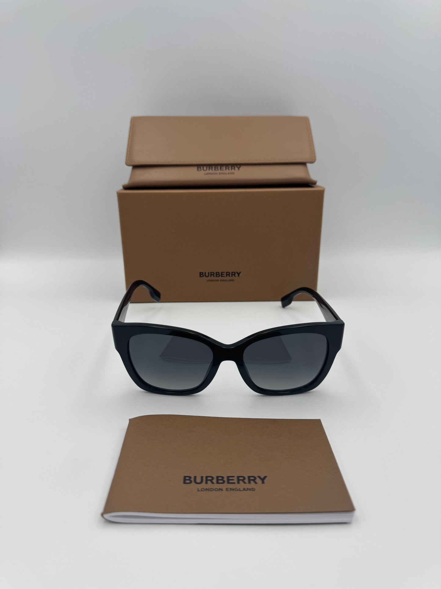 BURBERRY SUNGLASSES with Full Set