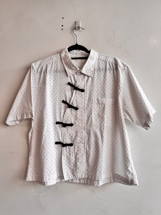 Upcycled white spotted shirt - size XL