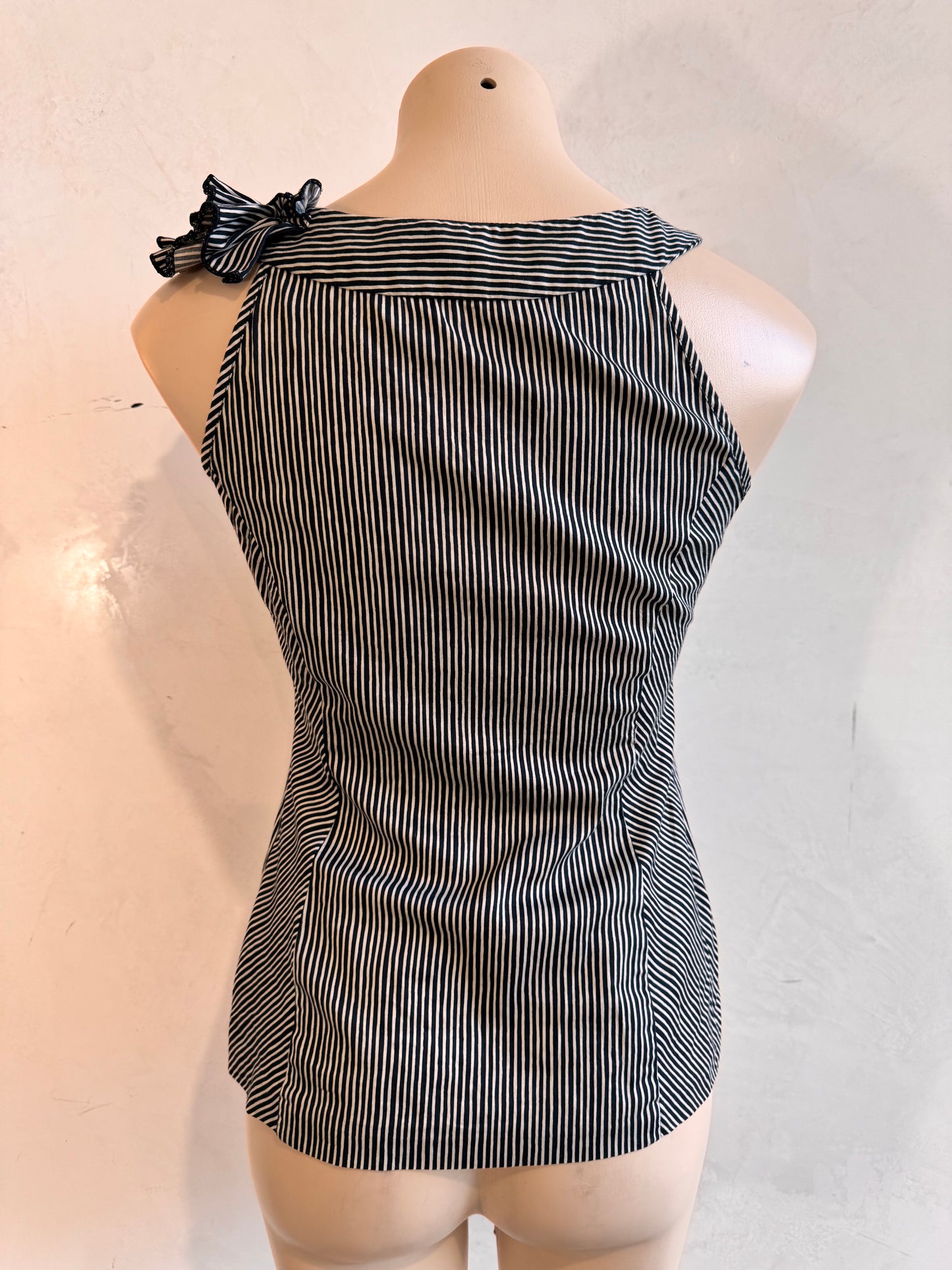 Vintage Cue Frill Detail Top - size 8