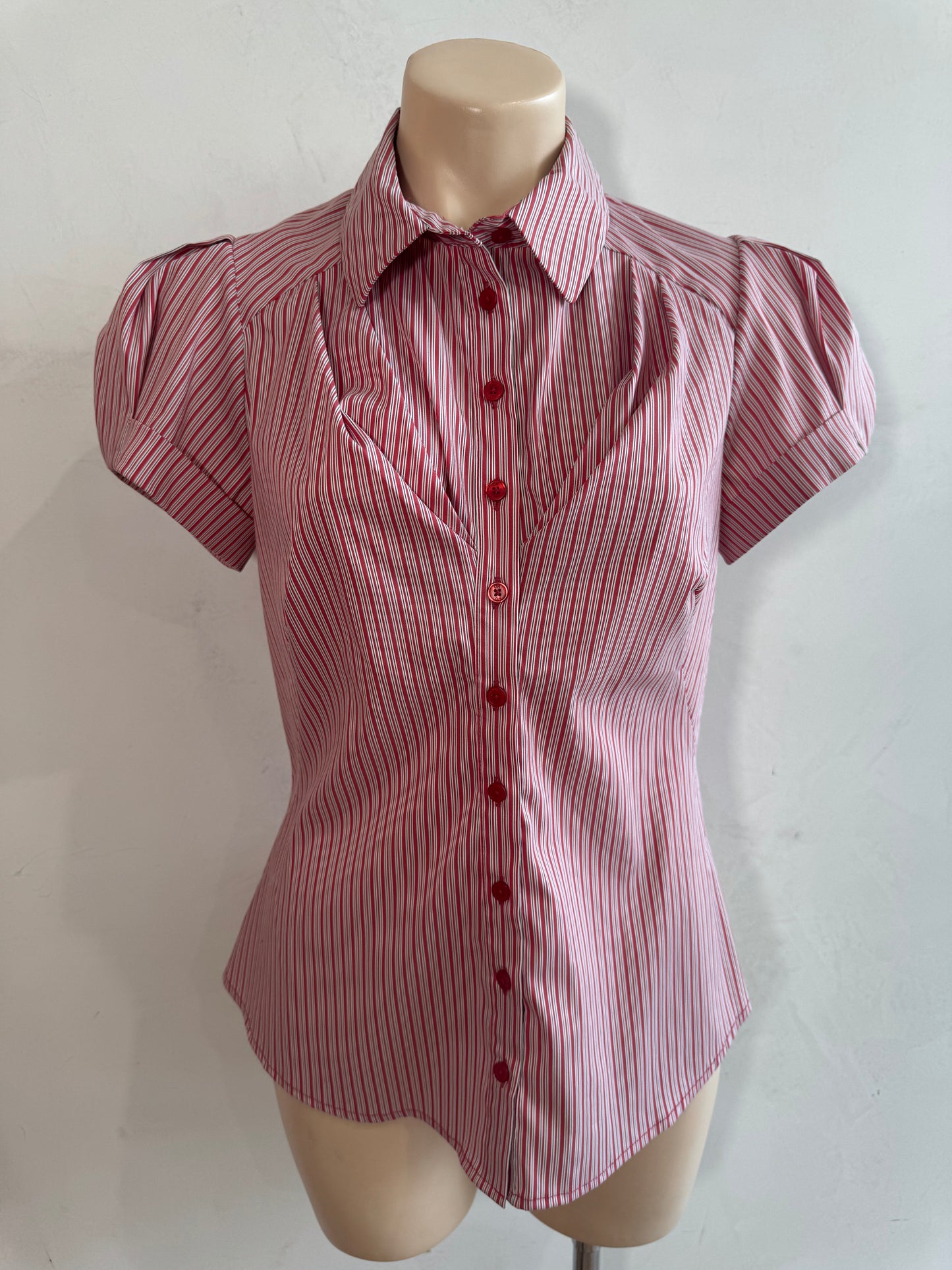 Cue Short Sleeve Red Striped Top - size 10