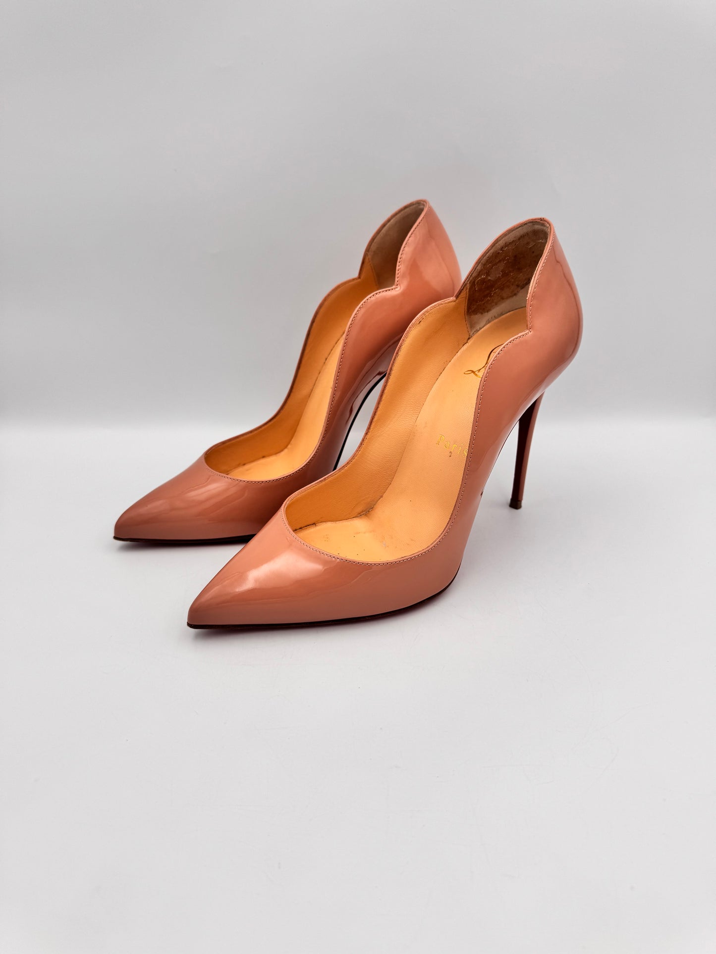 CHRISTIAN LOUBOUTIN Nude Patent Heels Size 37.5