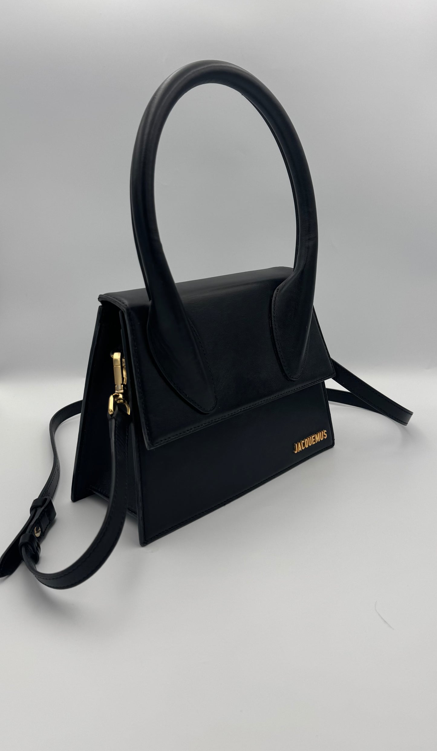 JACQUEMUS Le Grand Chiquito