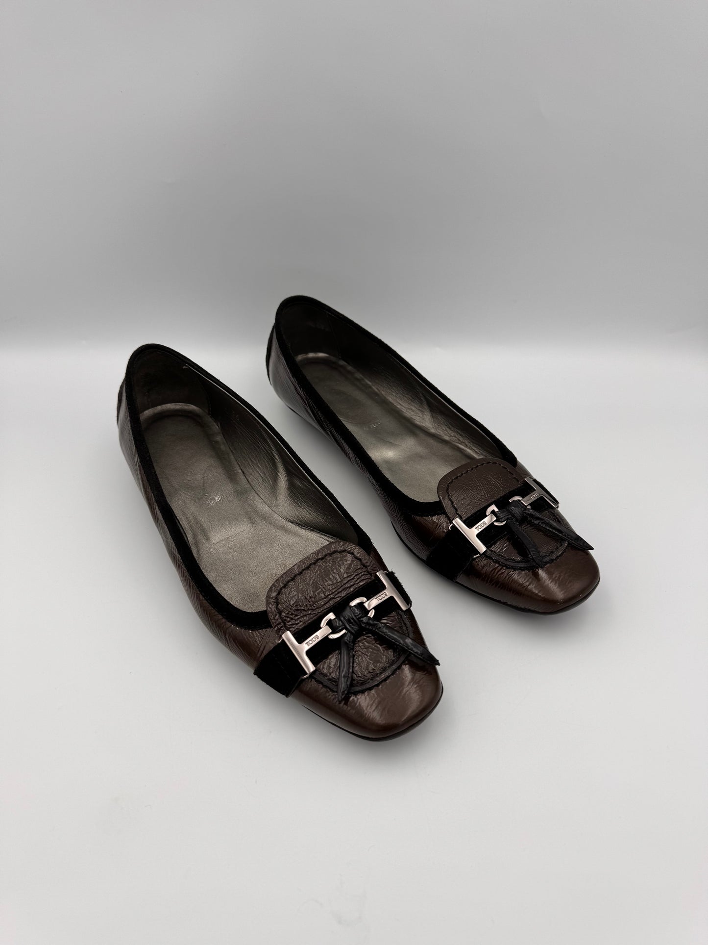 Tod’s Khaki Flats Size 36