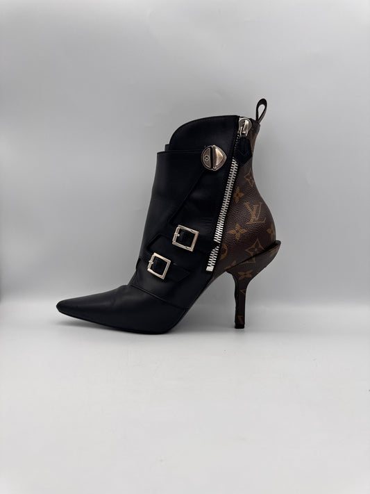 Louis Vuitton Janet Calfskin Monogram Boots Size 39