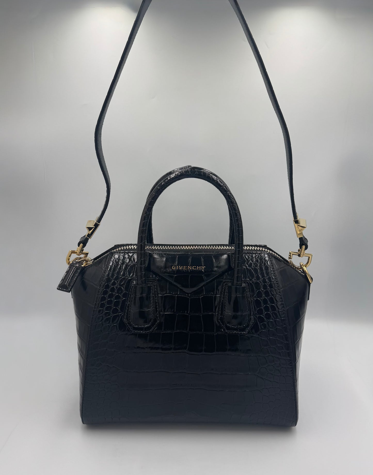 GIVENCHY ANTIGONA Bag Size Small