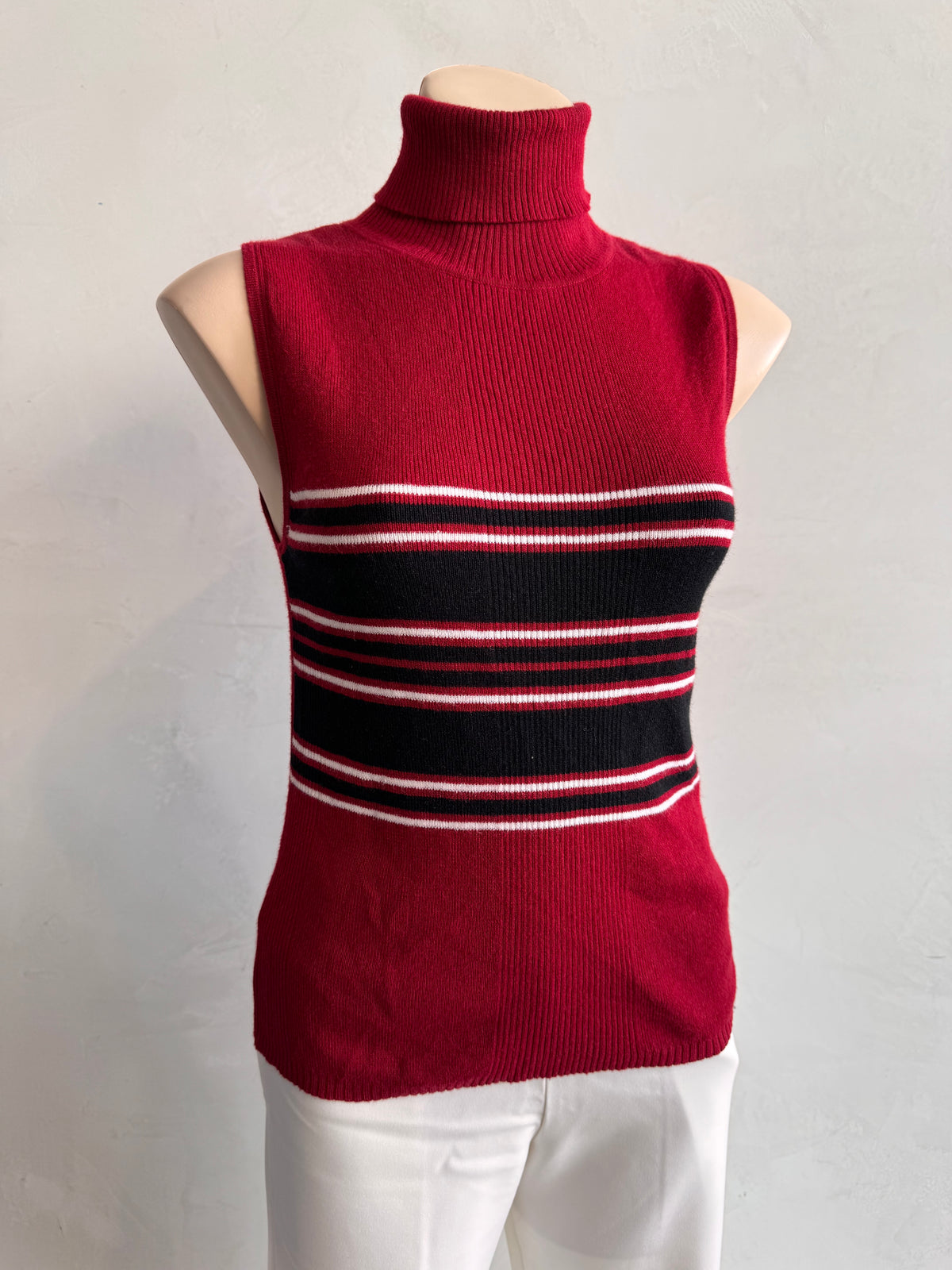 Vintage Meredith red sleeveless knit top - size S