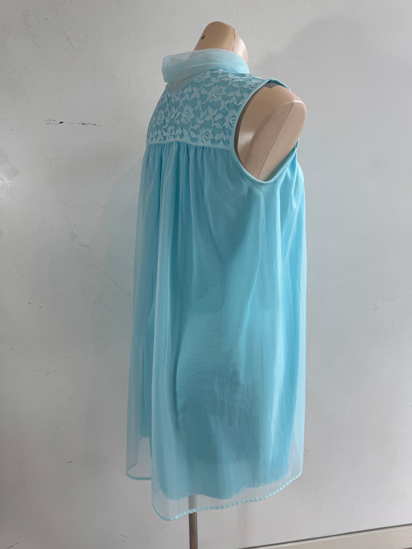 Vintage 50s baby blue mini dressing gown