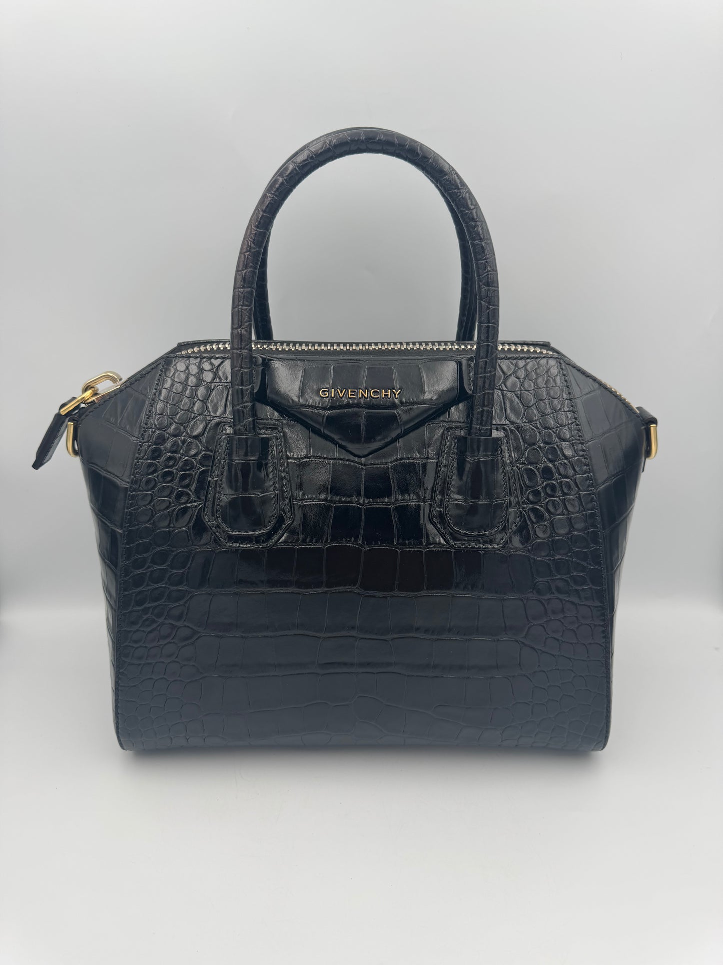 GIVENCHY ANTIGONA Bag Size Small