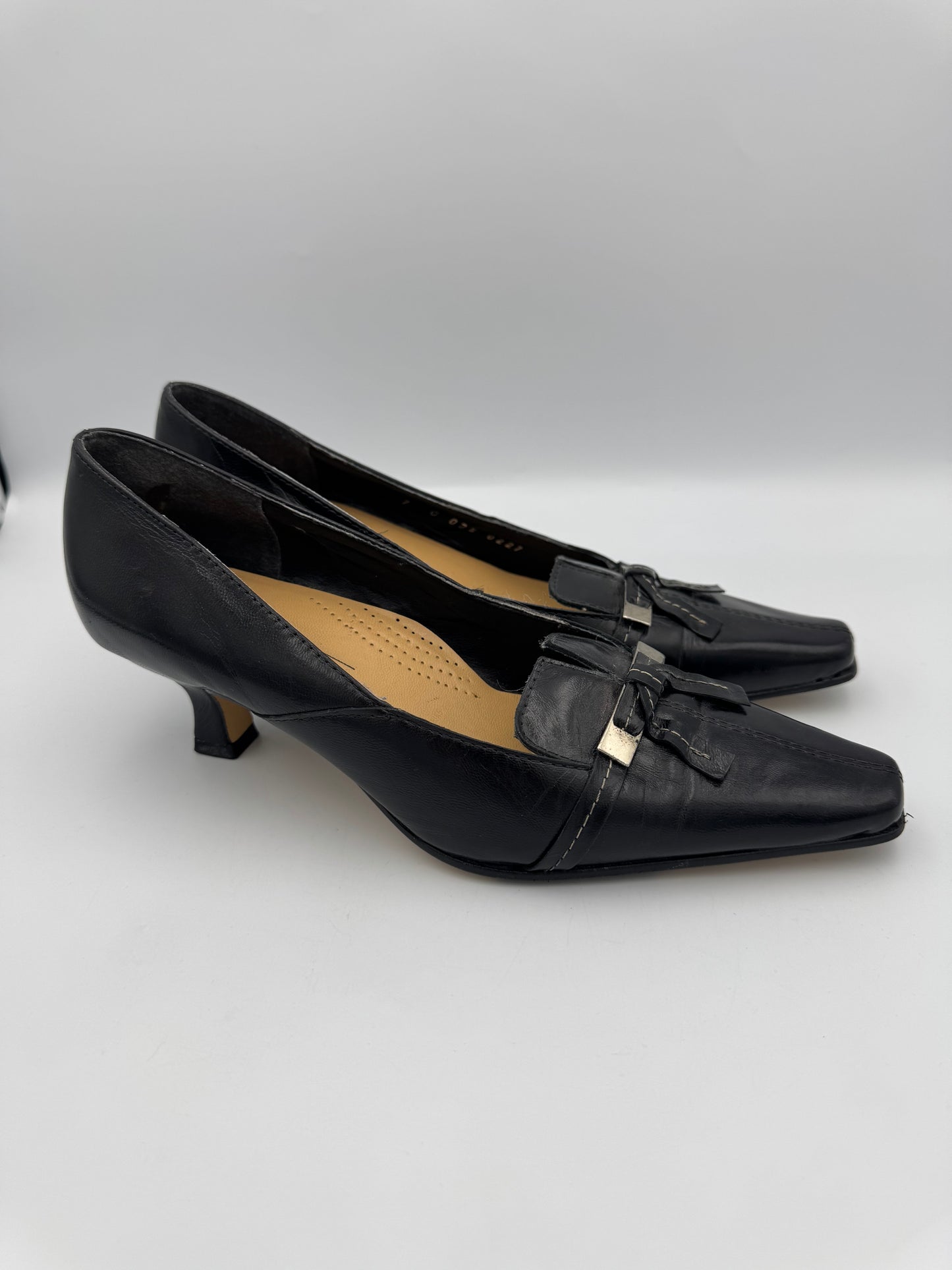 Vintage Easy Steps Black Pumps - size 7