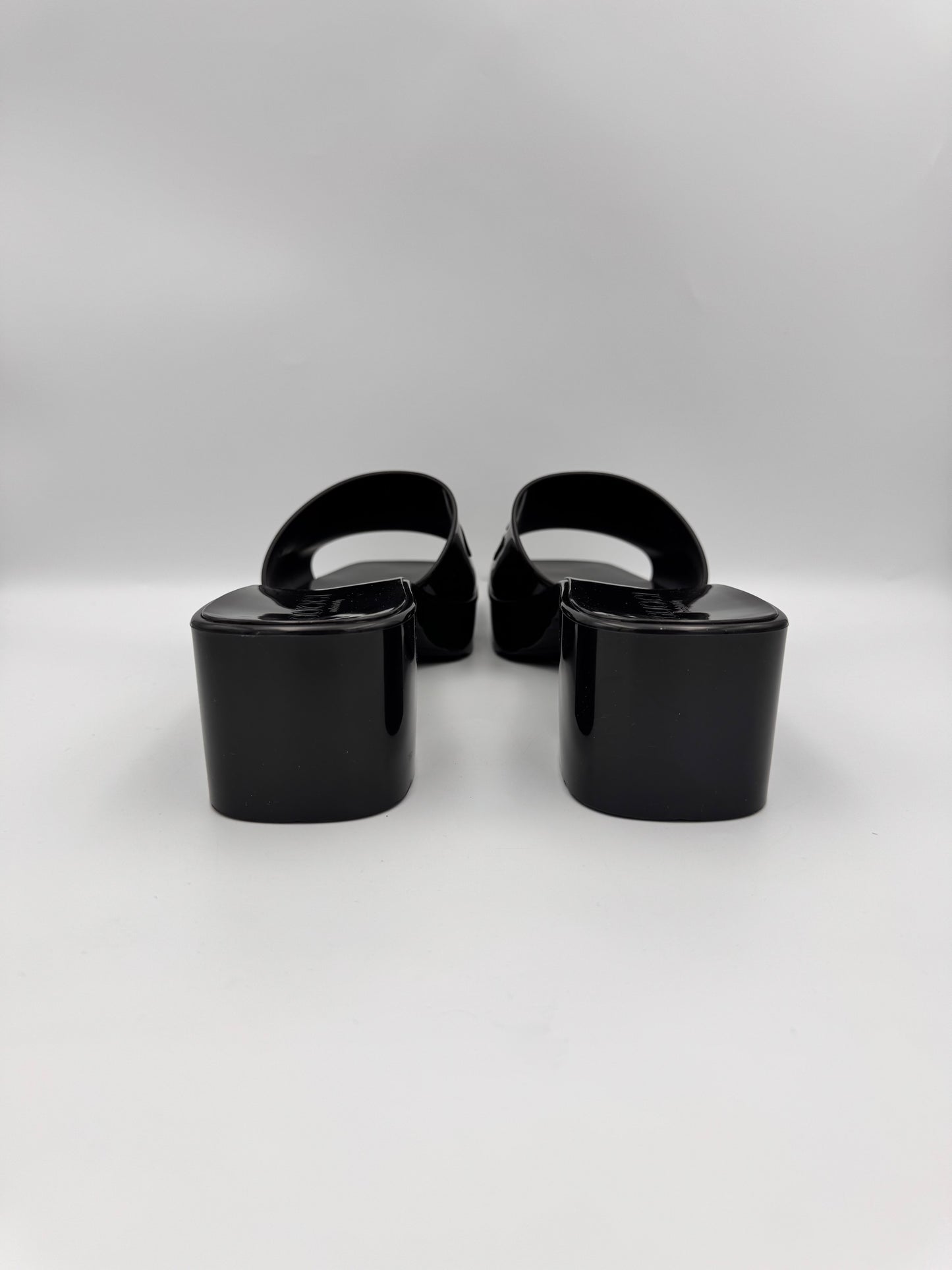 GUCCI Black Rubber Platform Sandals Size 39