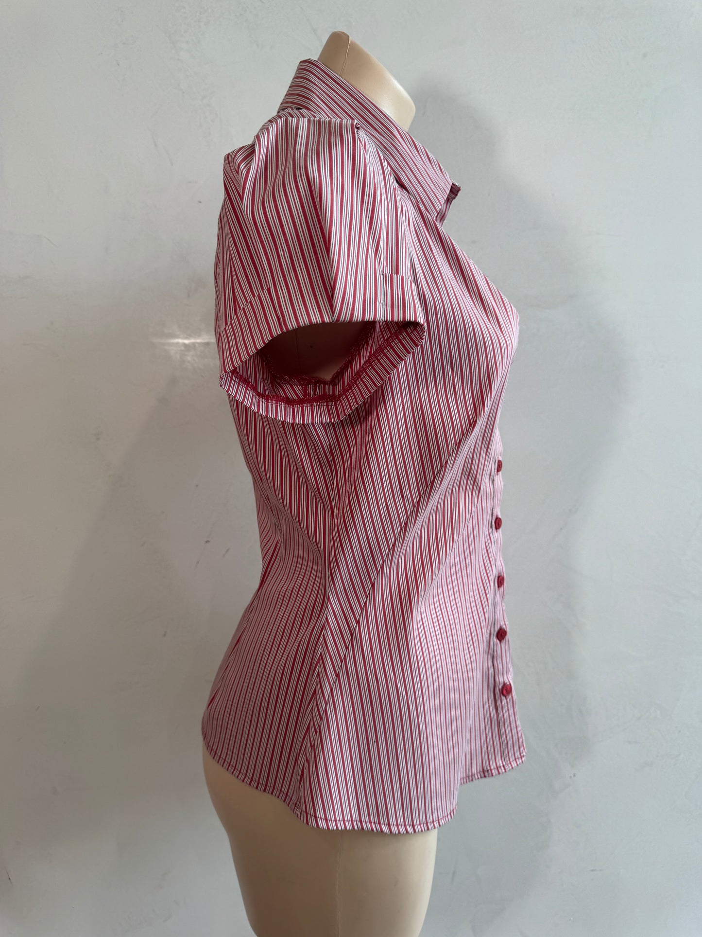 Cue Short Sleeve Red Striped Top - size 10