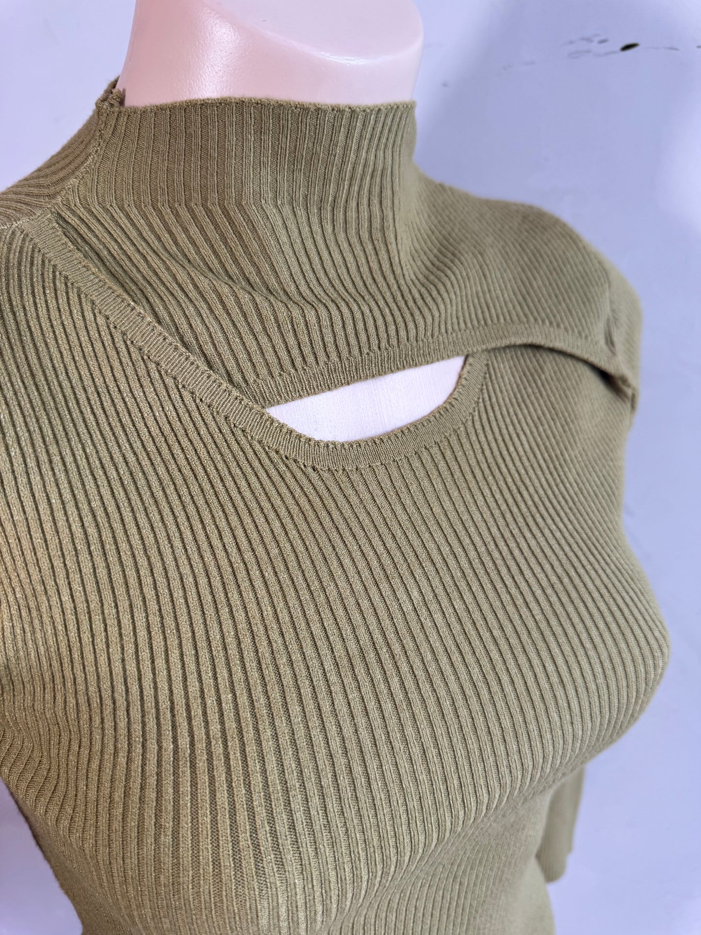 Green Cutout Knit Top - size xS