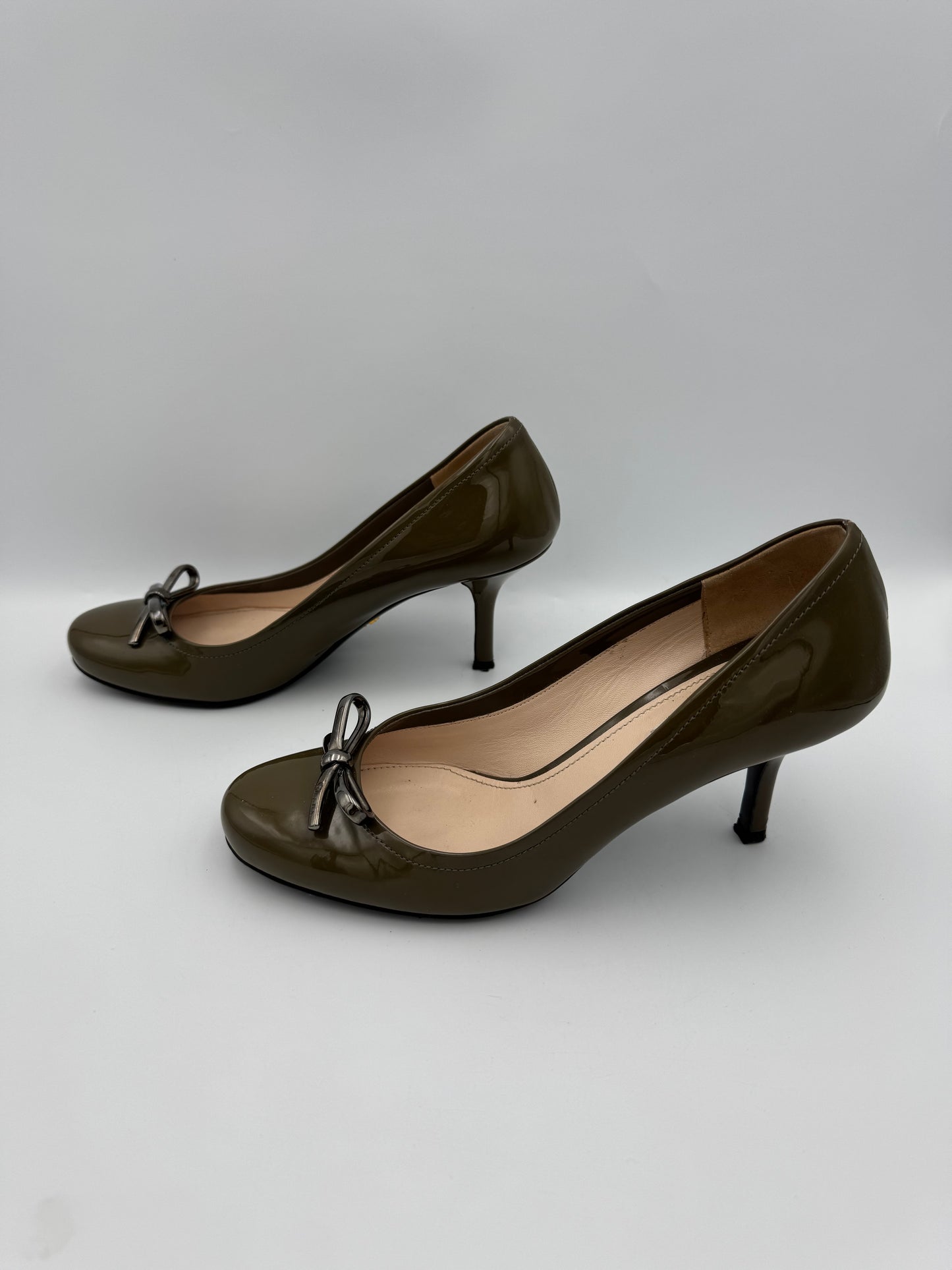 Prada Khaki Pumps with Dustbag Size 37