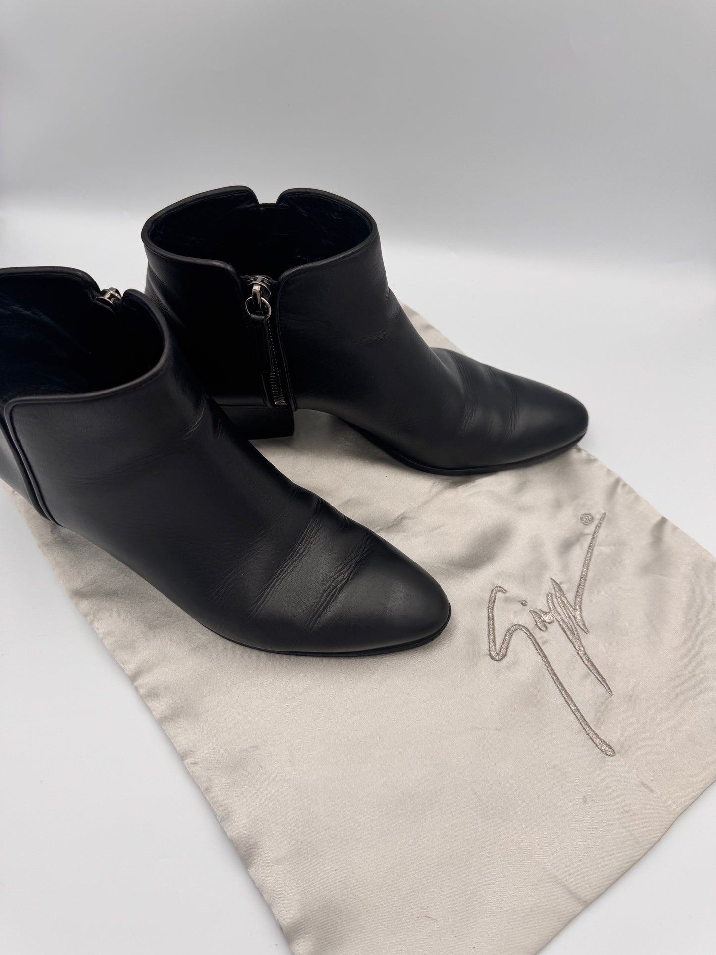 GIUSEPPE ZANOTTI Black Boots Size 39