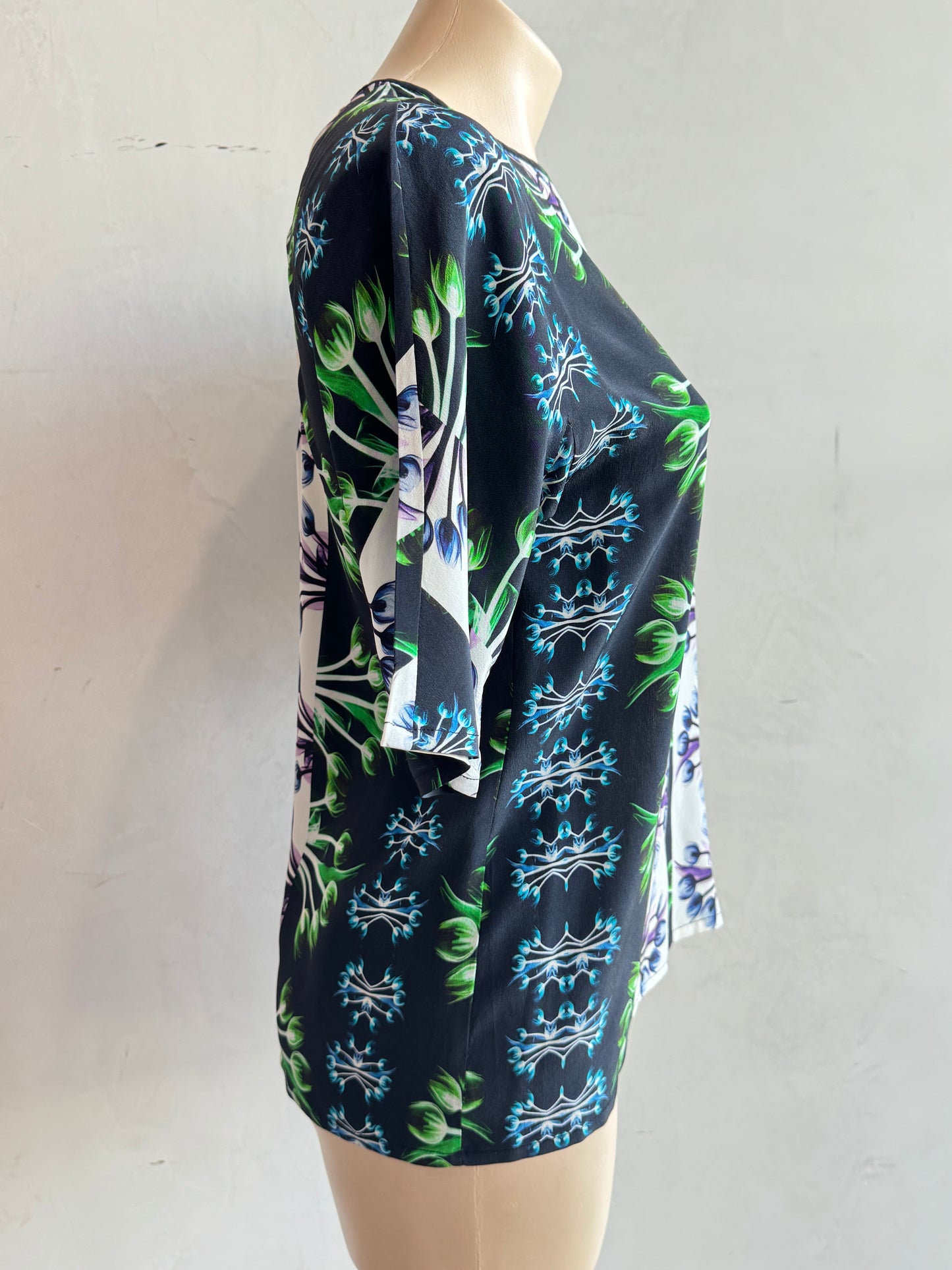 Lisa Ho Silk Print Blouse - size 10