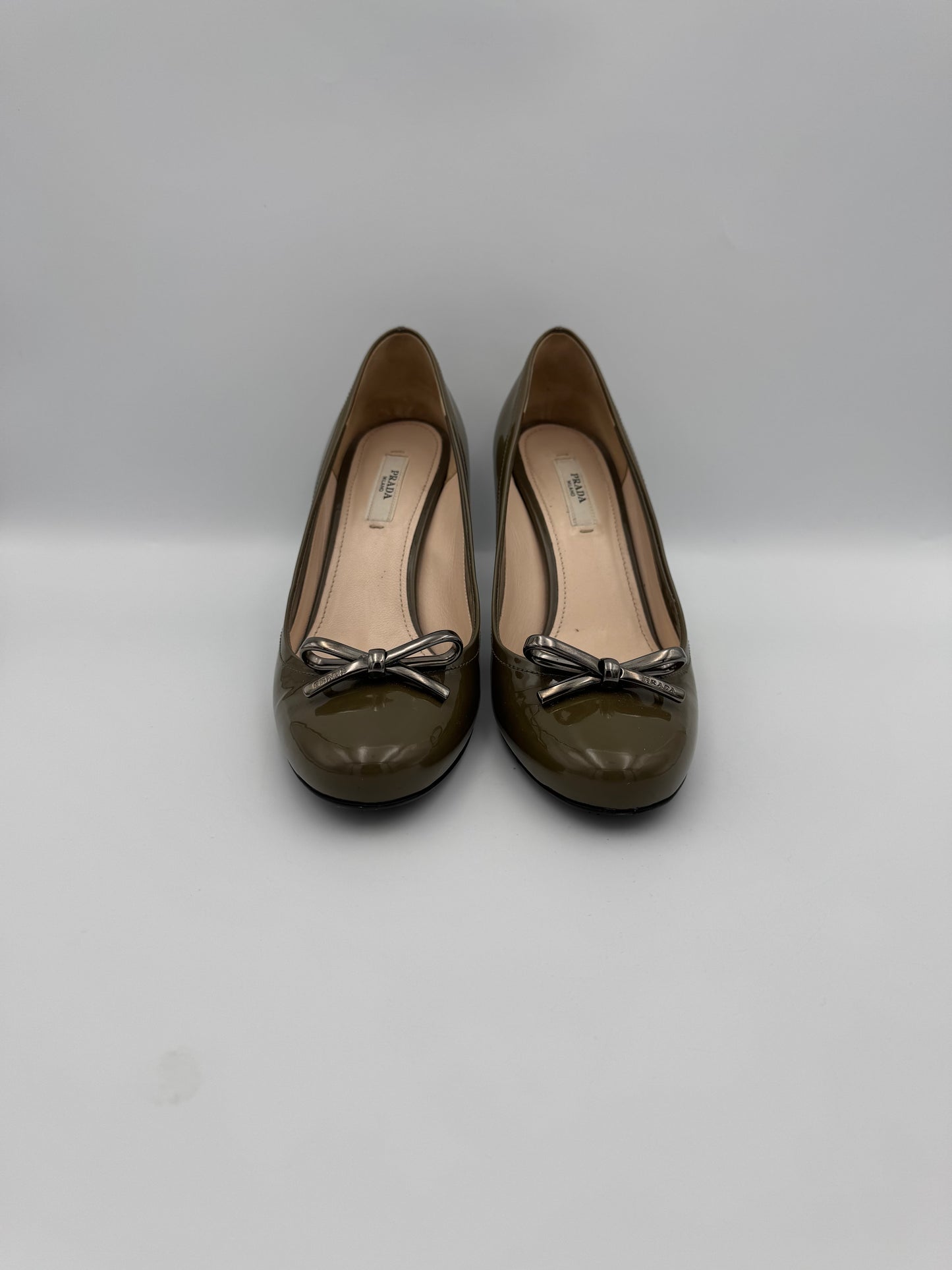 Prada Khaki Pumps with Dustbag Size 37