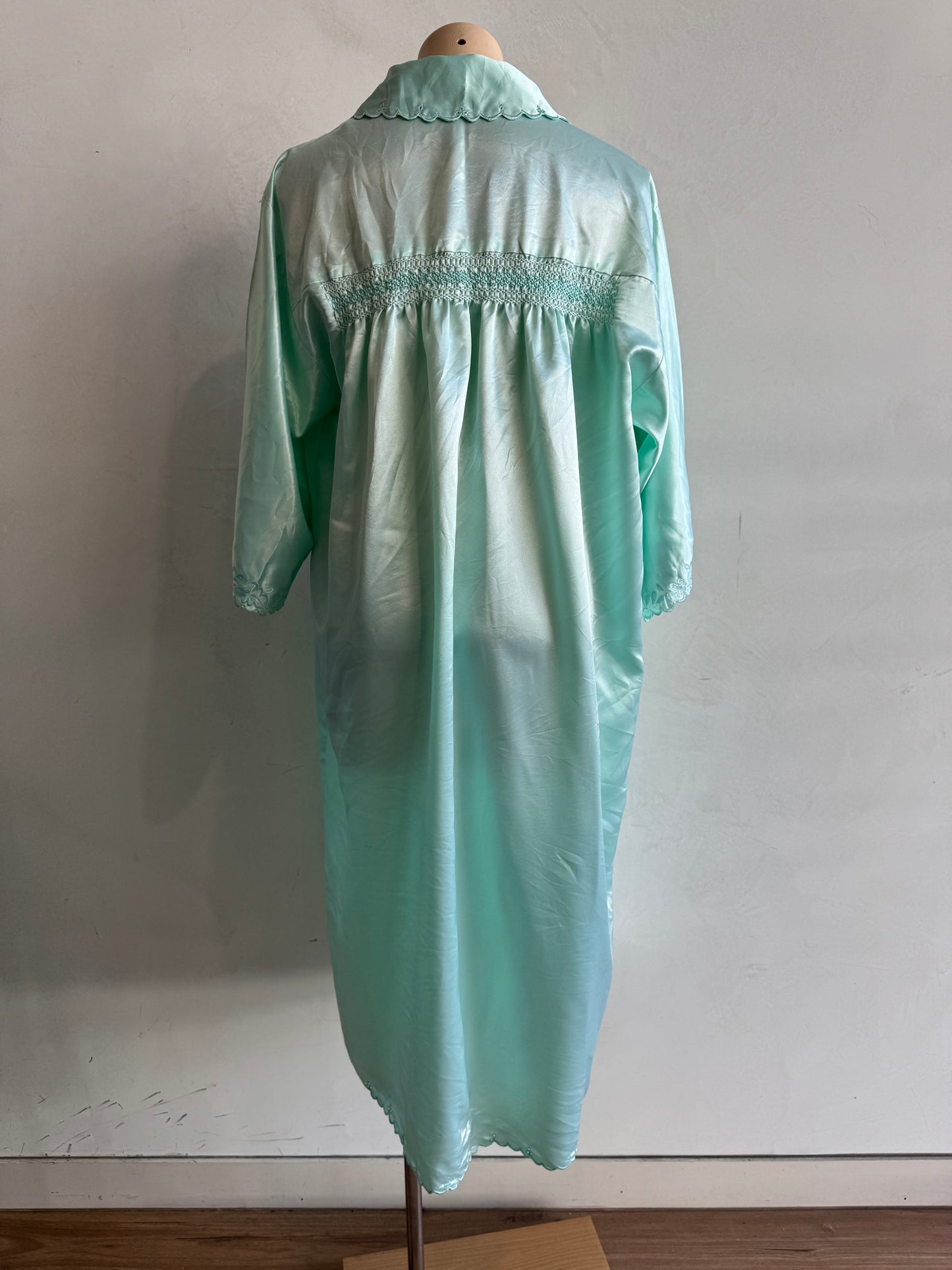 Mint green tone - size M