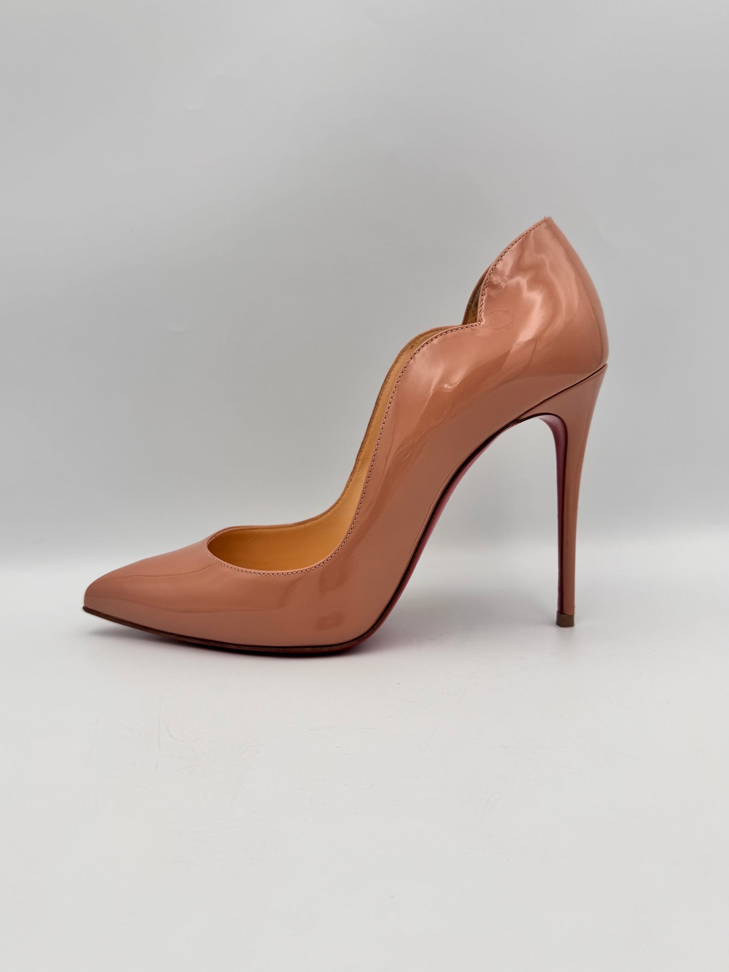 CHRISTIAN LOUBOUTIN Nude Patent Heels Size 37.5