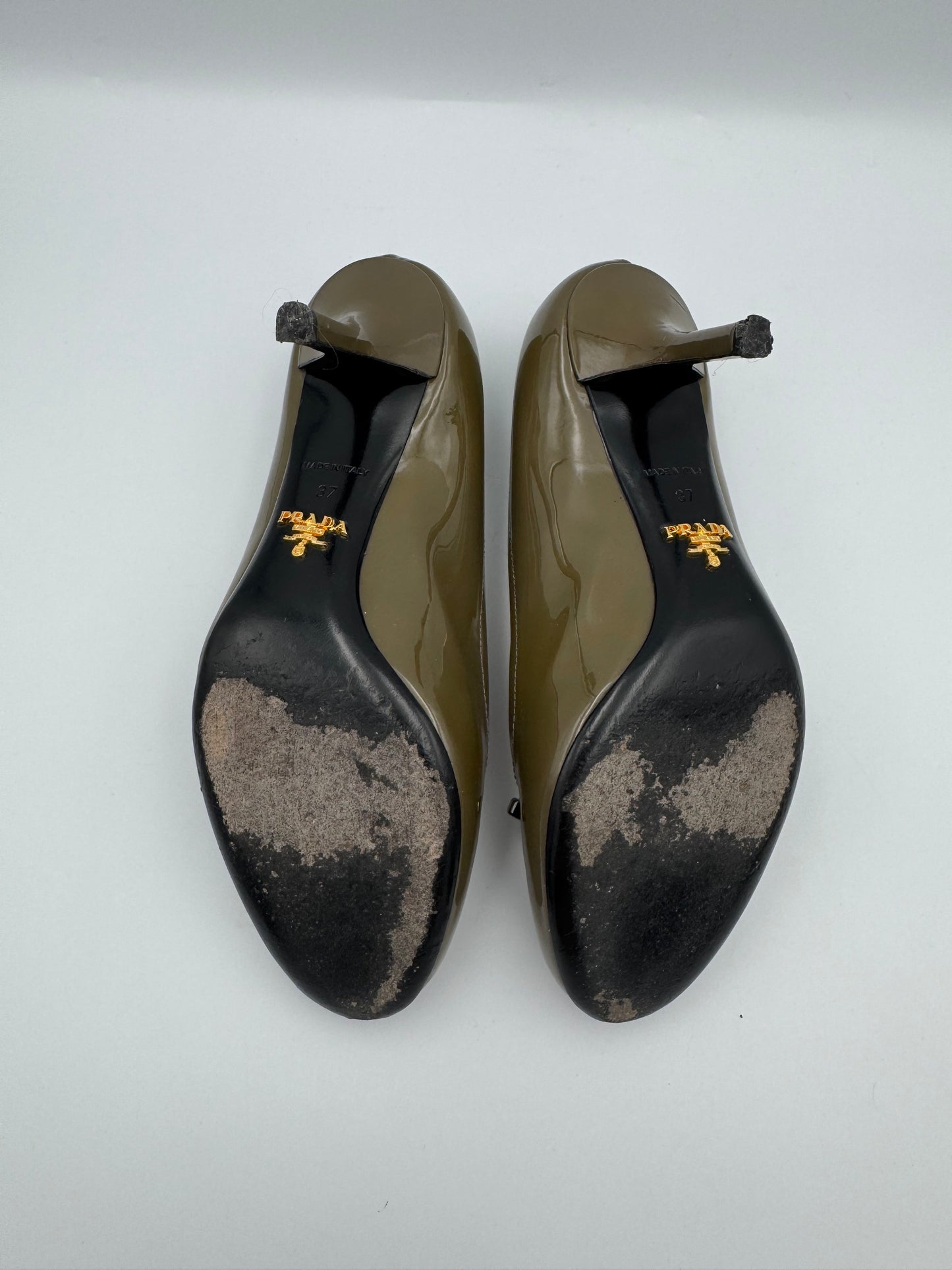 Prada Khaki Pumps with Dustbag Size 37